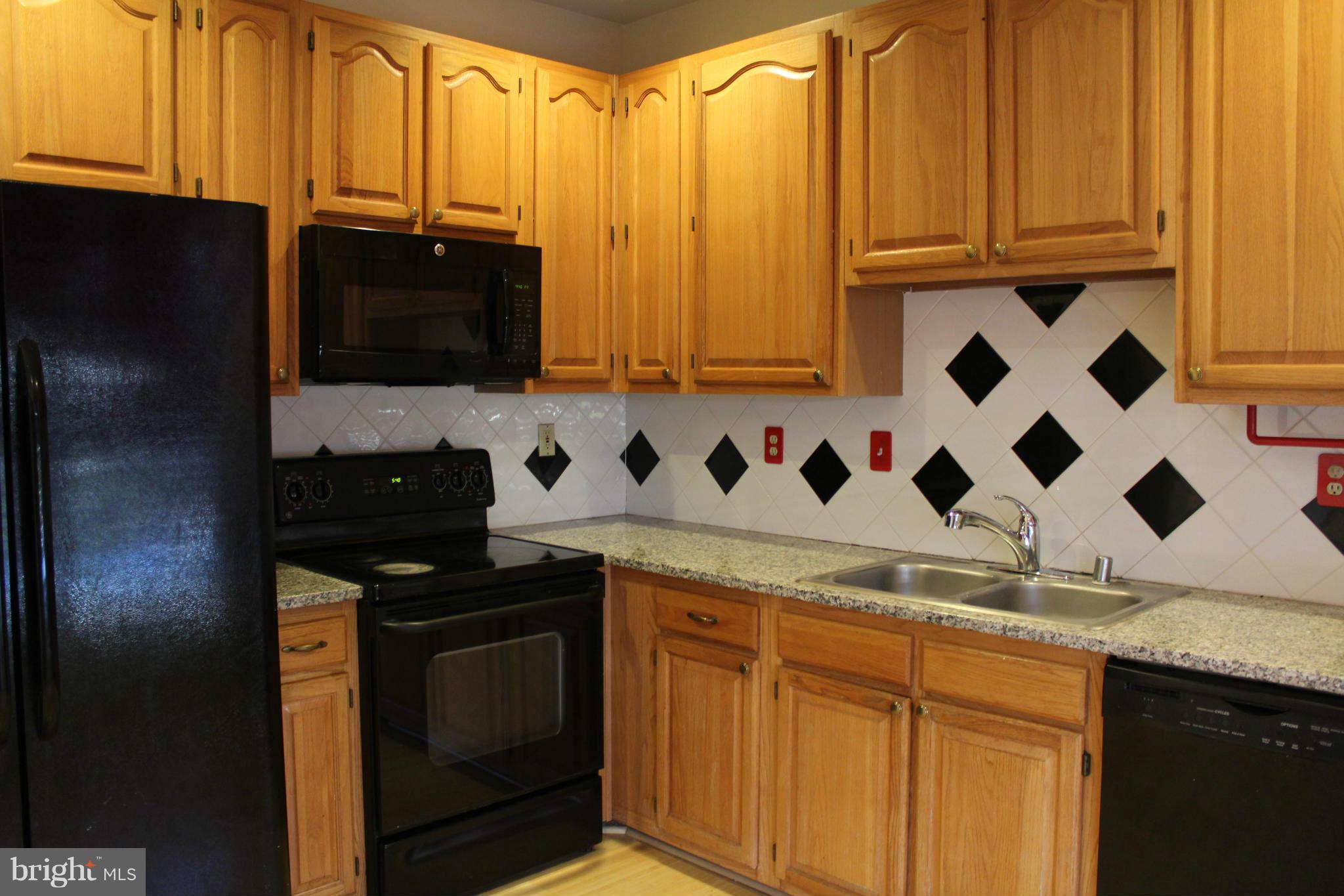 CASCADES - Residential Lease