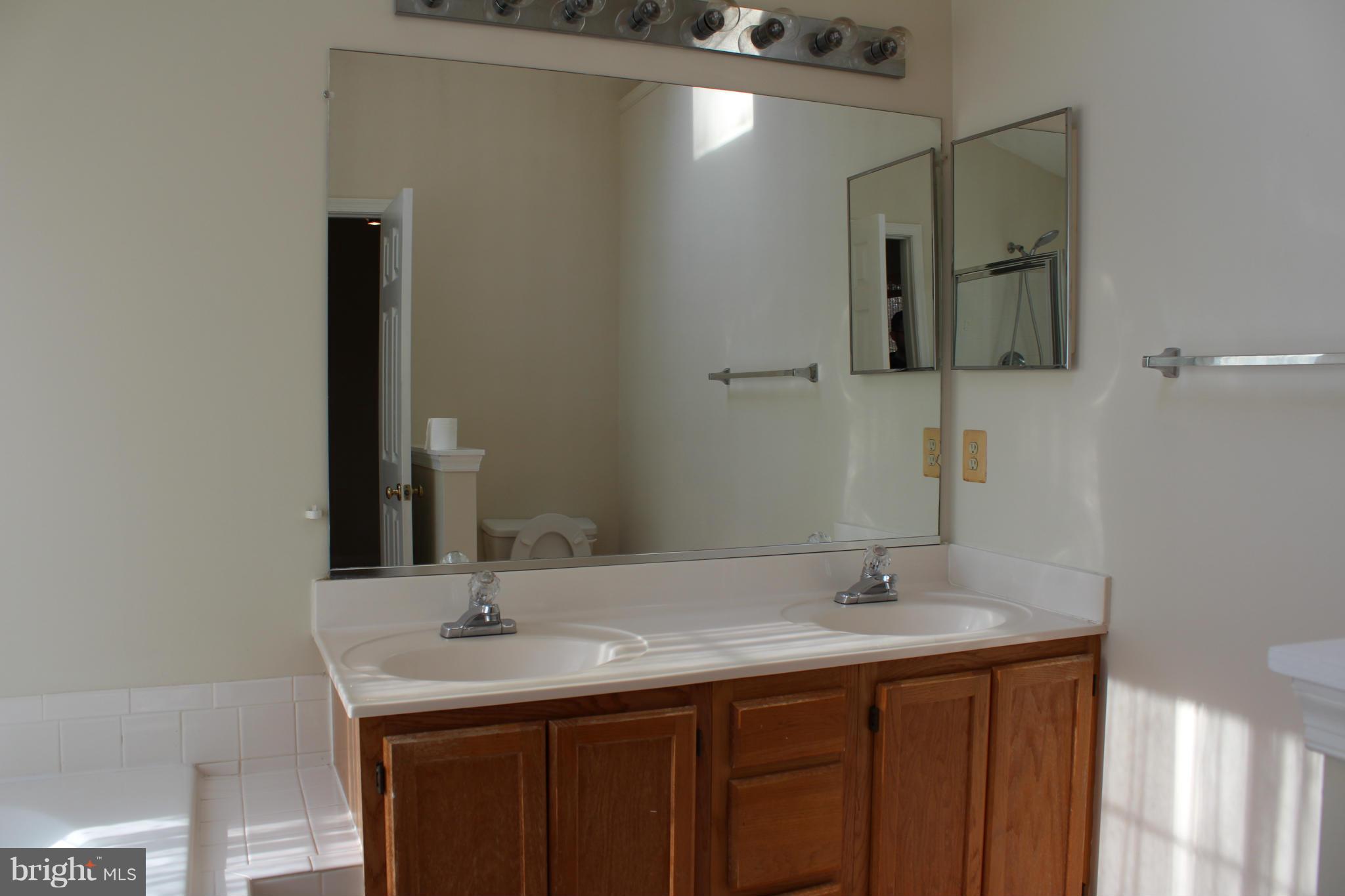 CASCADES - Residential Lease