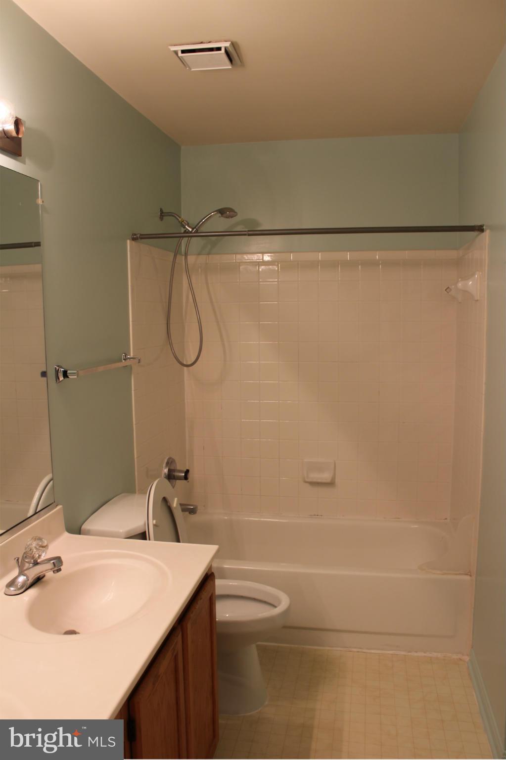 CASCADES - Residential Lease