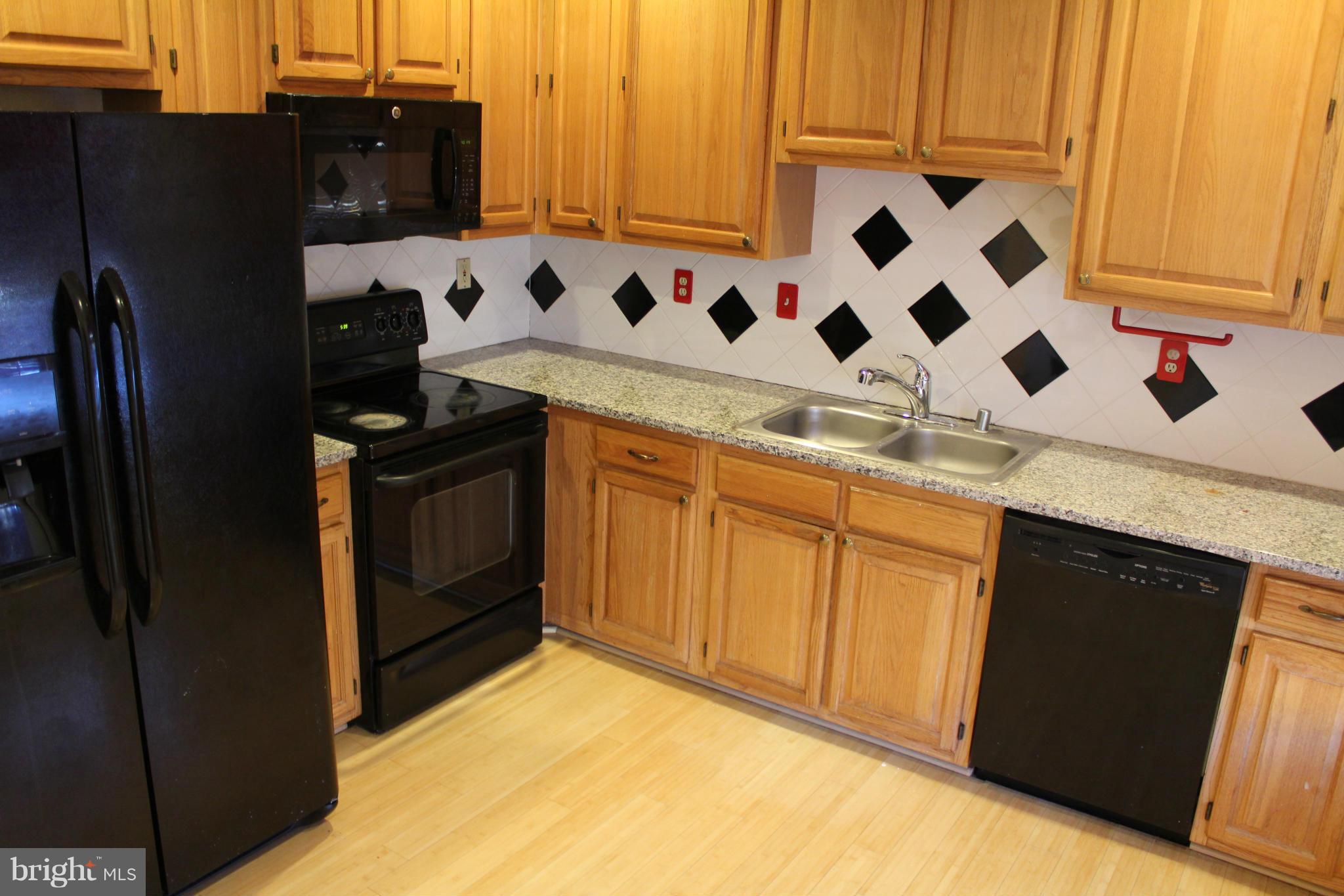 CASCADES - Residential Lease