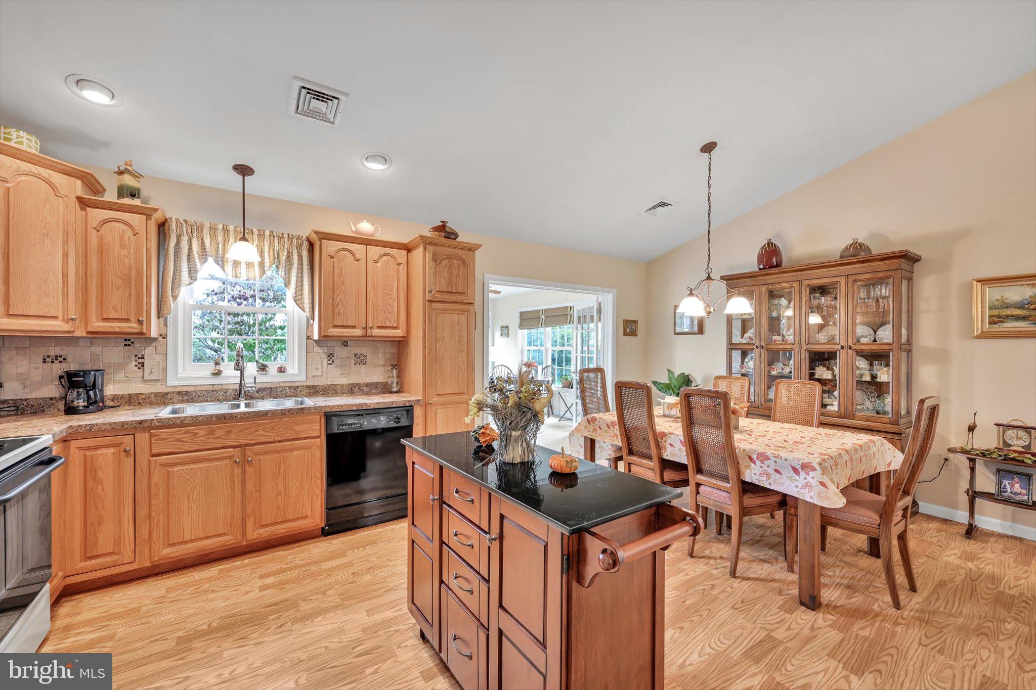 BROOKSHIRE - Residential