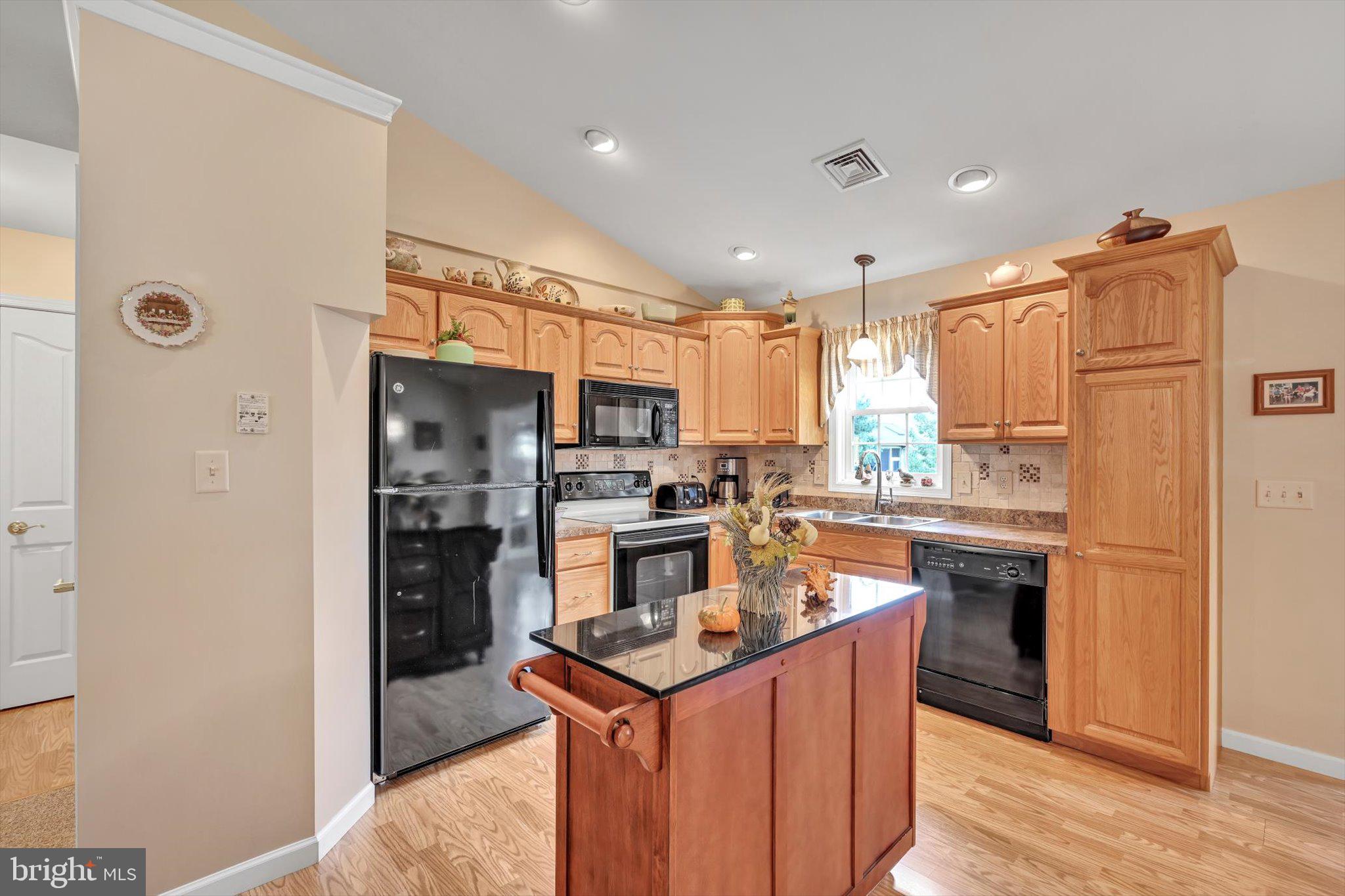 BROOKSHIRE - Residential