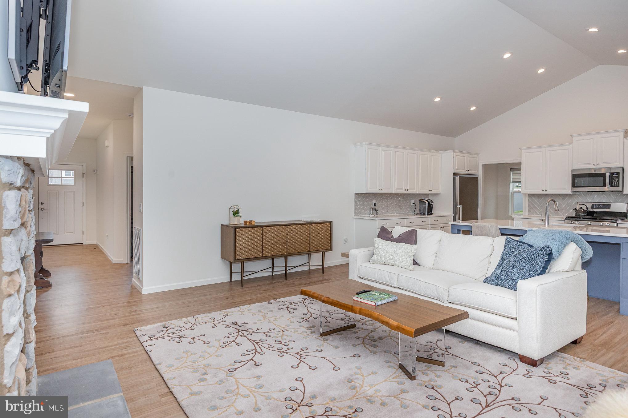 705 SUMMERS COURT