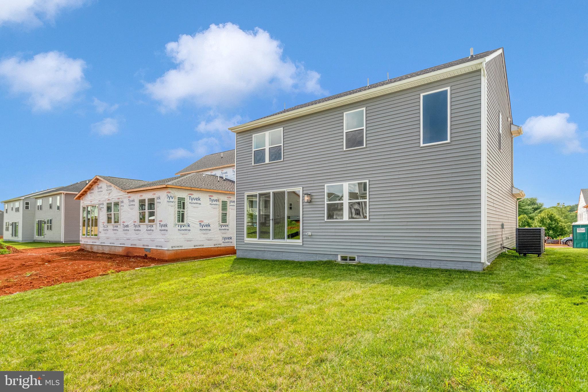 ROUND HILL MEADOWS - Residential