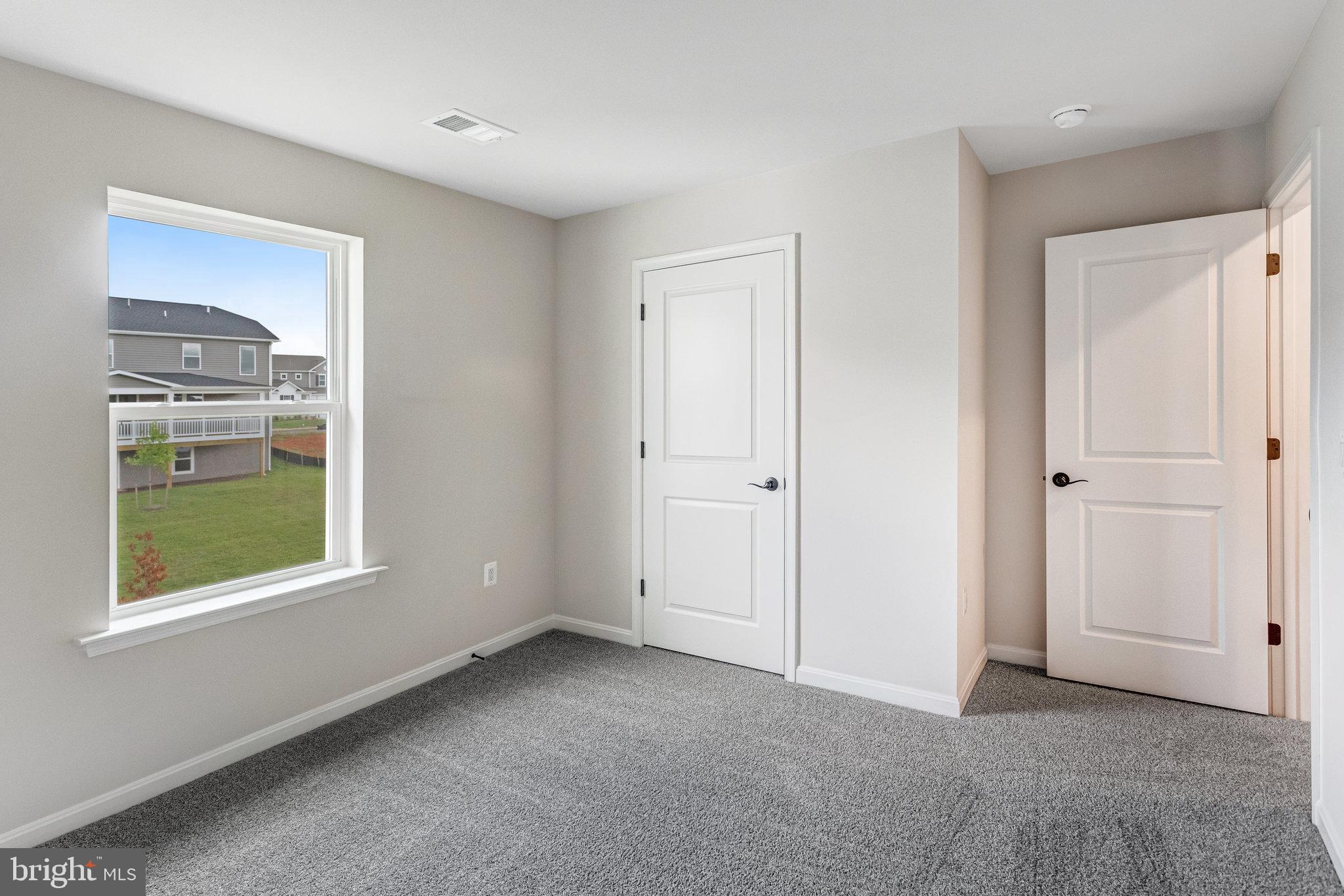 ROUND HILL MEADOWS - Residential