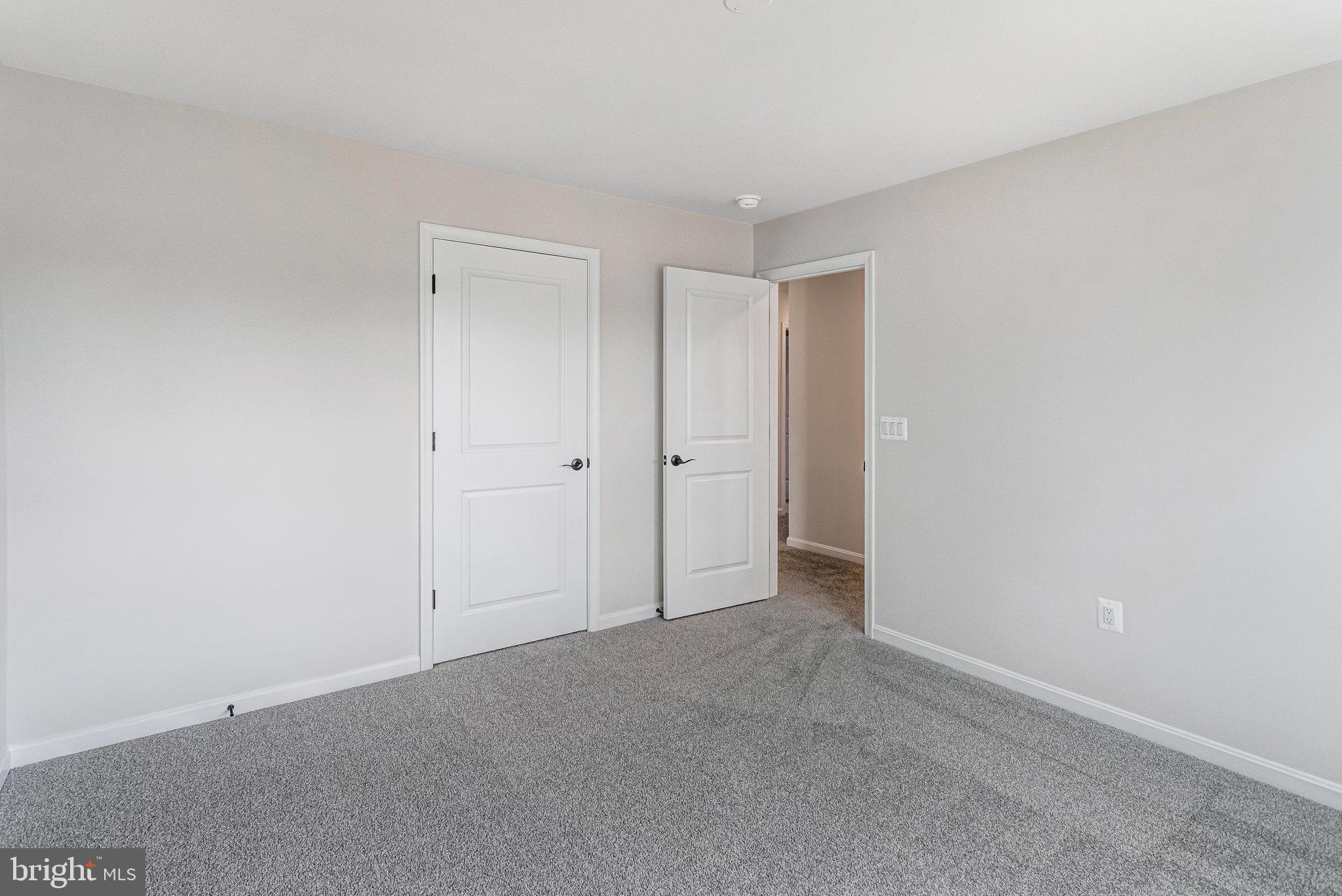 ROUND HILL MEADOWS - Residential