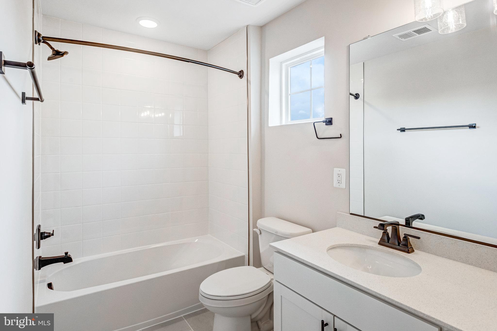 ROUND HILL MEADOWS - Residential