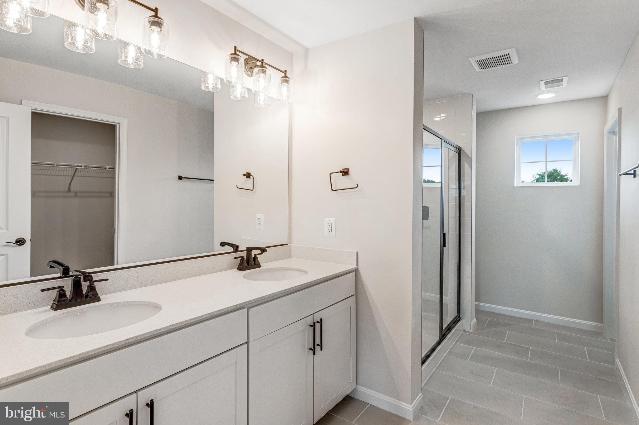 ROUND HILL MEADOWS - Residential