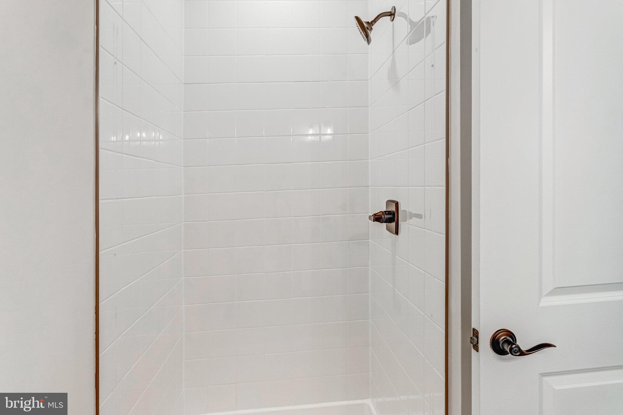 ROUND HILL MEADOWS - Residential