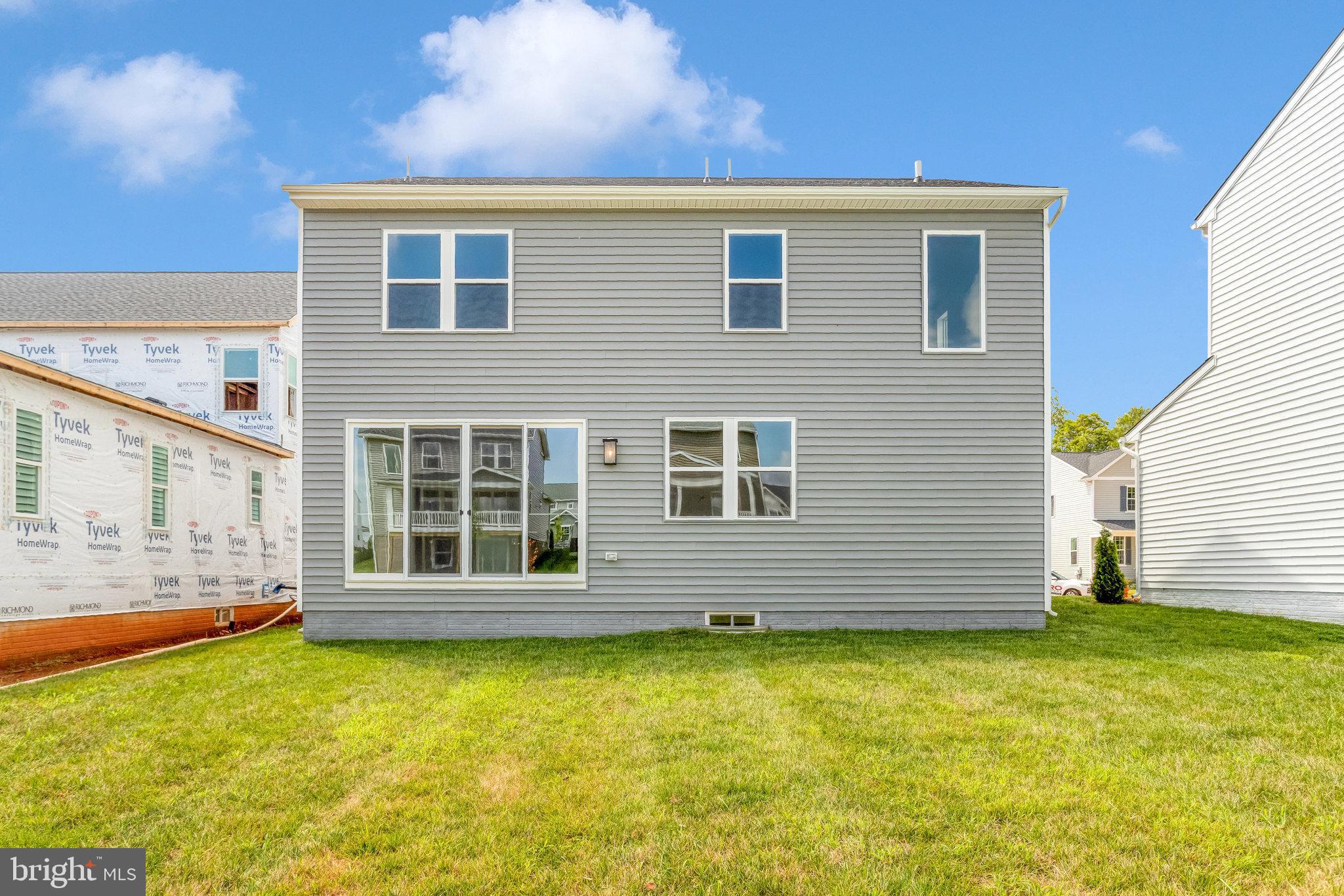 ROUND HILL MEADOWS - Residential