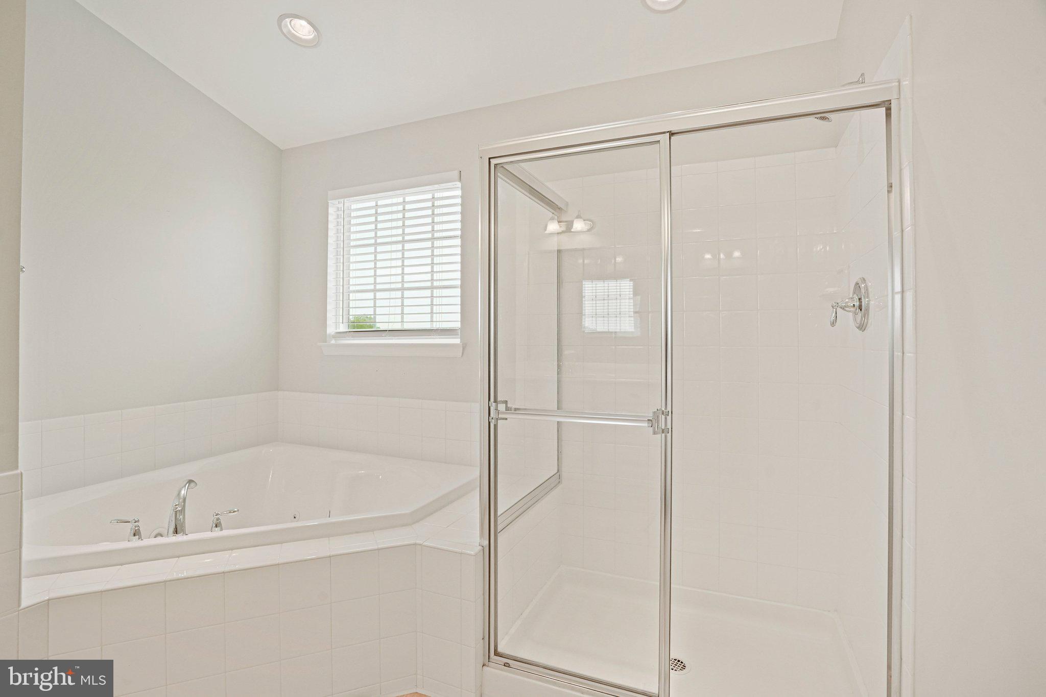 WASHINGTON OVERLOOK - Residential