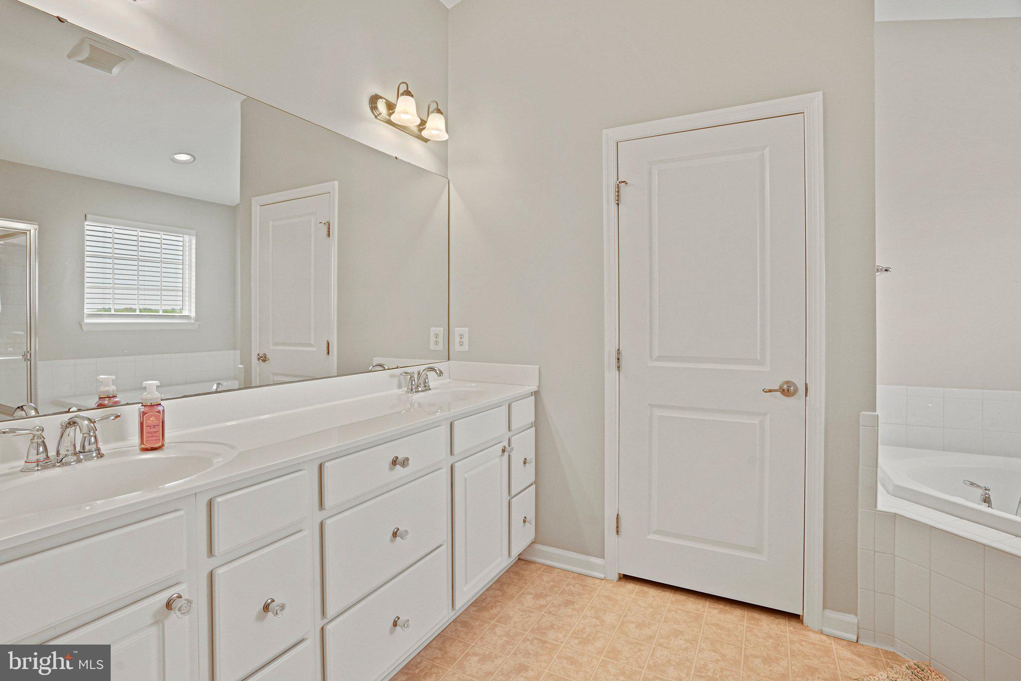 WASHINGTON OVERLOOK - Residential