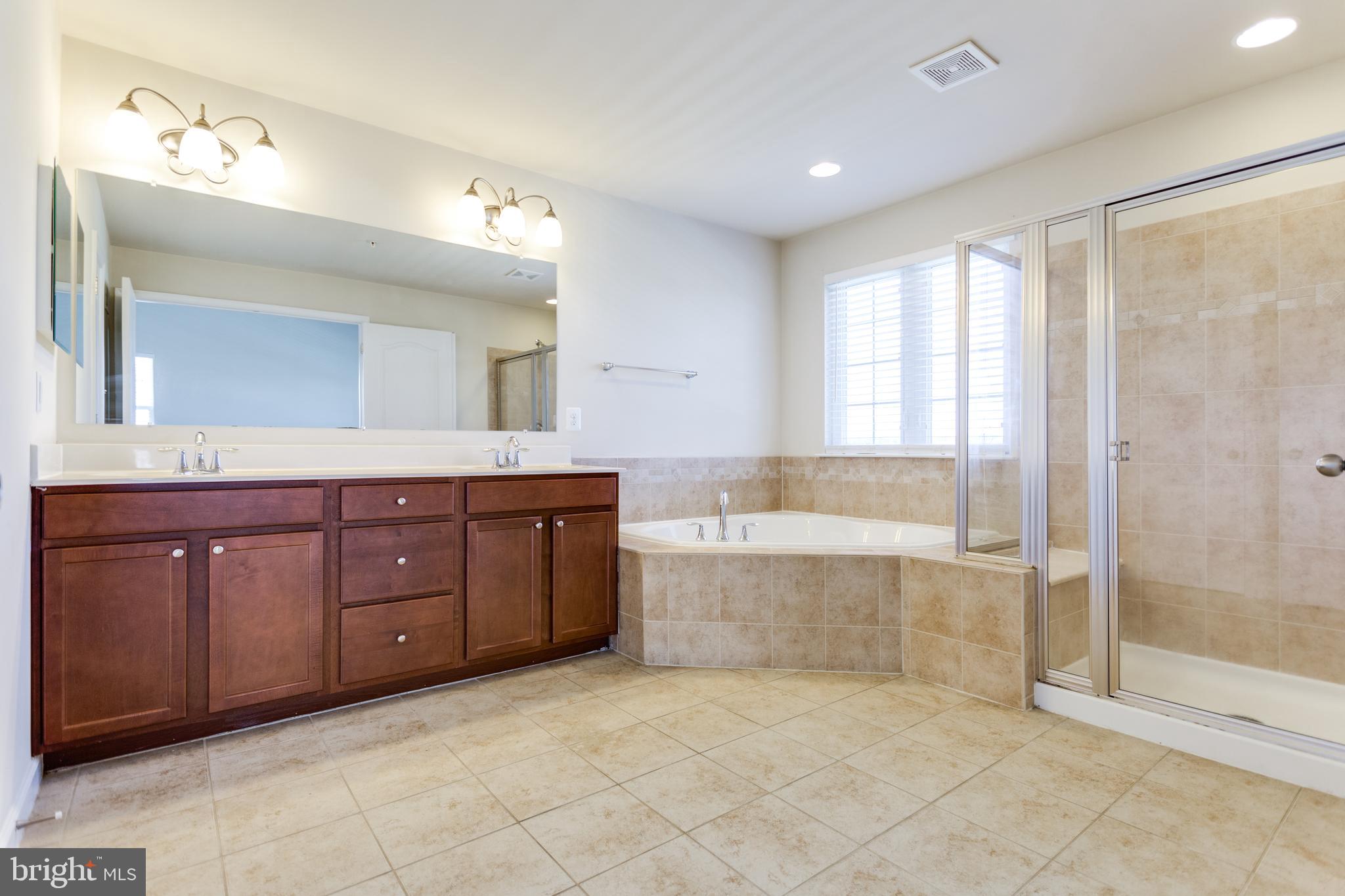 GLENEAGLES AT ST CHARLES - Residential