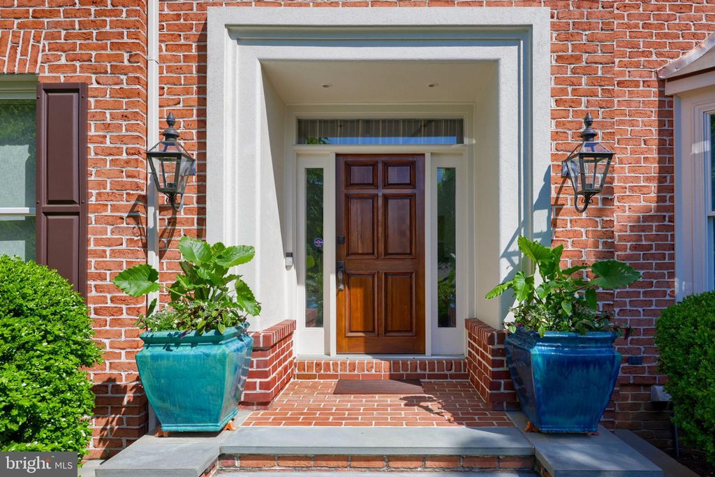 Photo of 110 Cotswold Court, Lancaster, PA 17601 (MLS # PALA2050246)