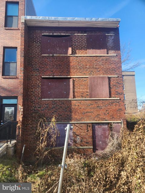 732 51ST STREET NE WASHINGTON DC 20019