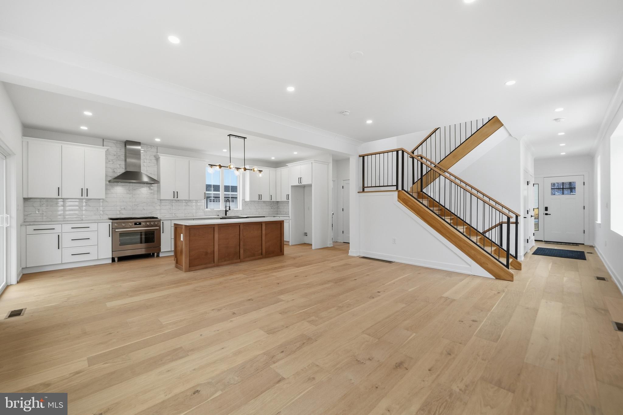 CHURCHVILLE MANOR - Residential