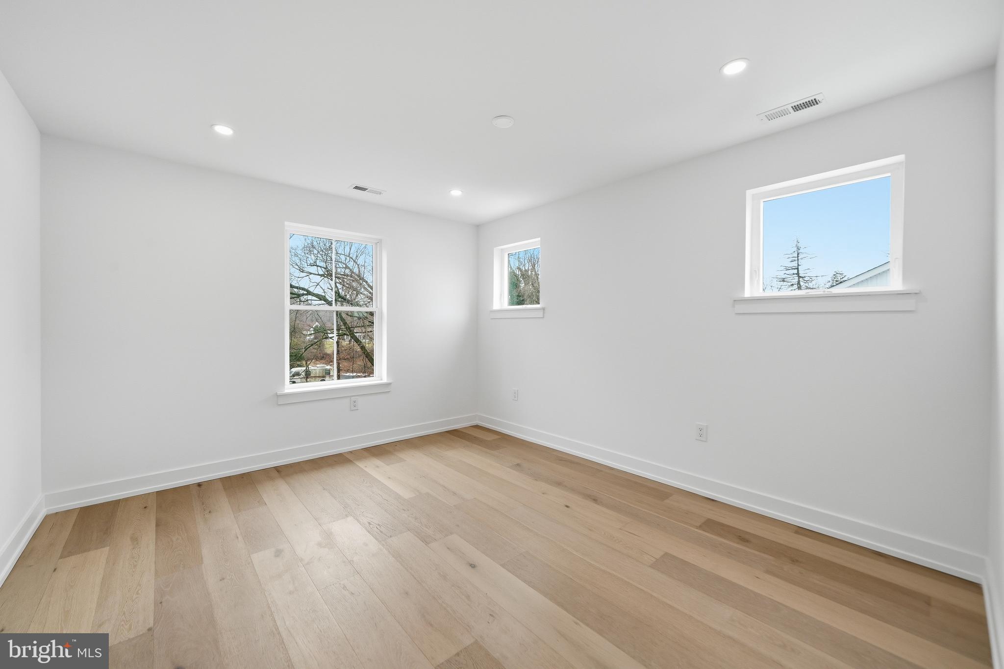 CHURCHVILLE MANOR - Residential