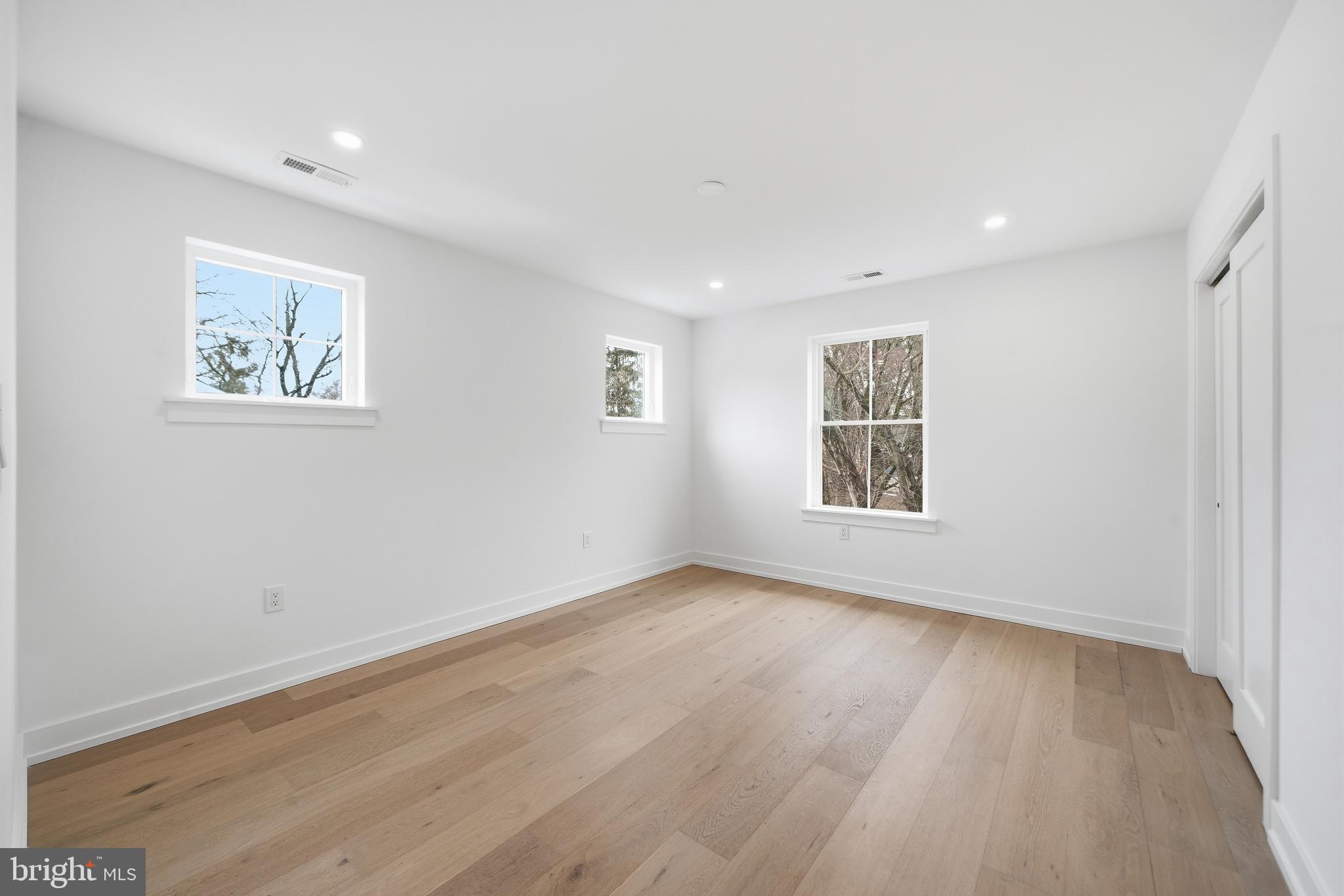 CHURCHVILLE MANOR - Residential