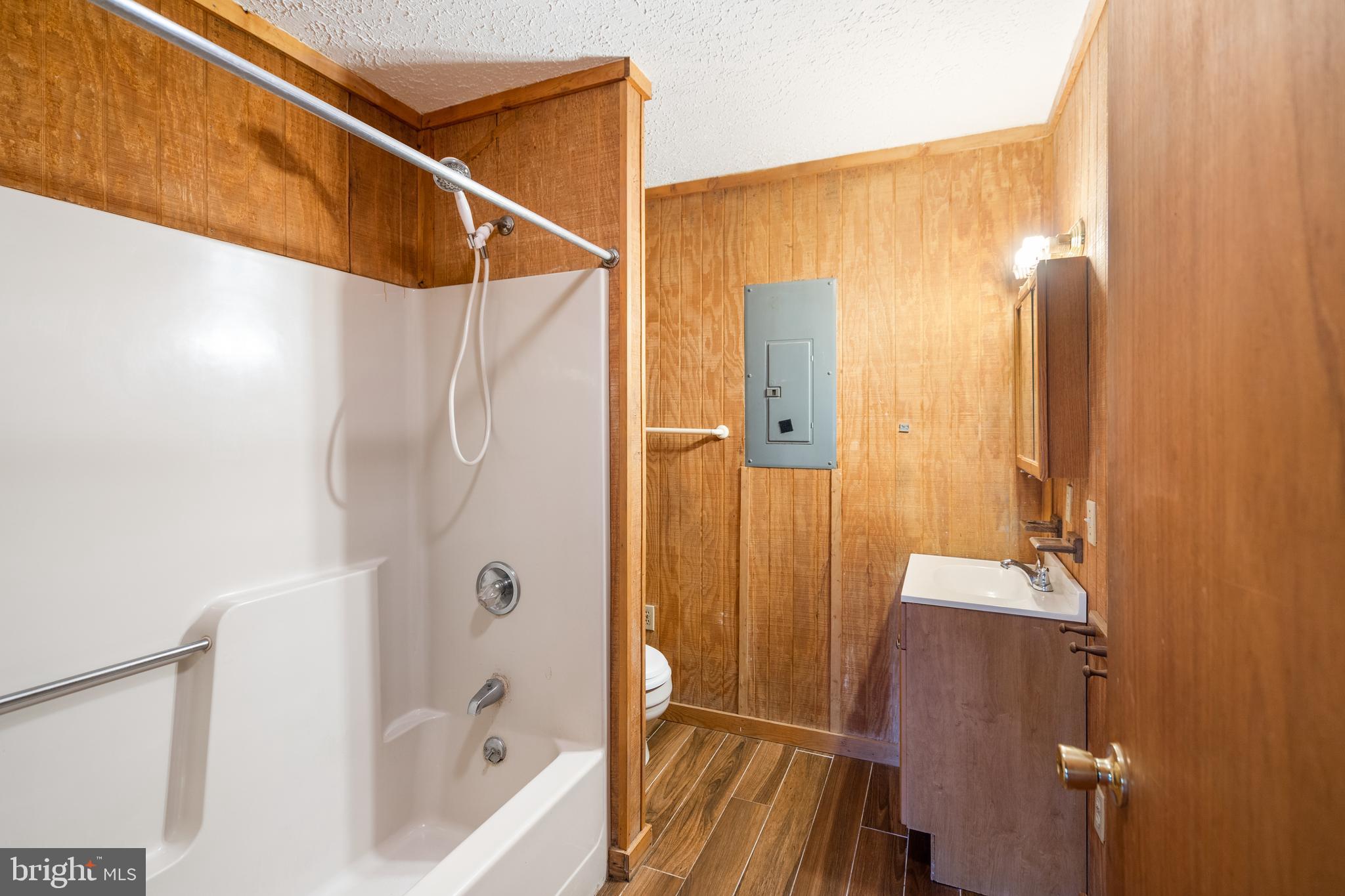 FLOWERWOOD FARM - Residential