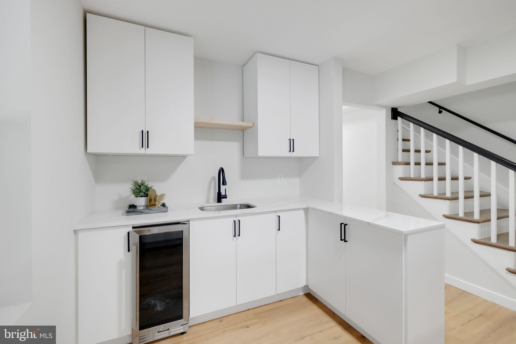 LUXMANOR - Residential Lease