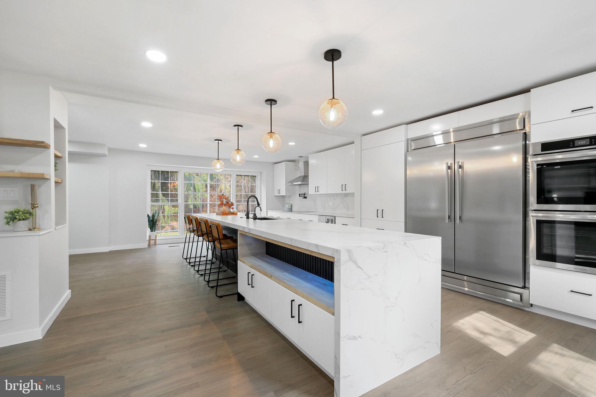 LUXMANOR - Residential Lease