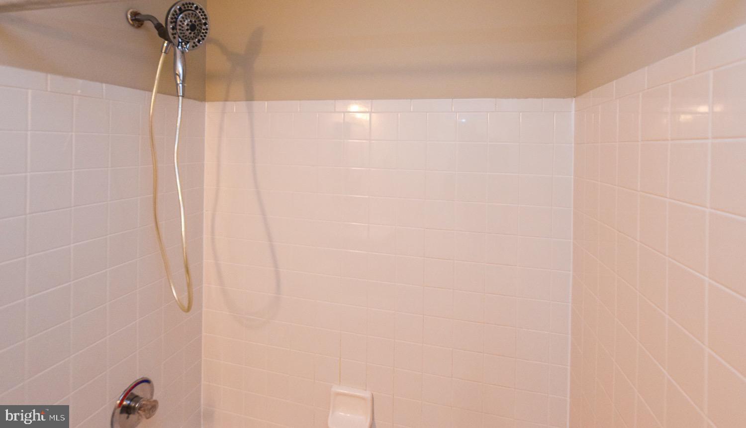 APPLEGATE CONDO - Residential