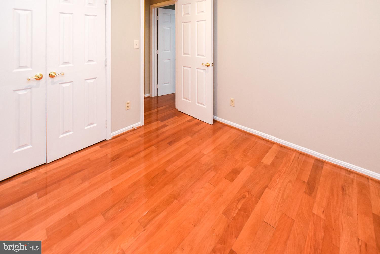 APPLEGATE CONDO - Residential