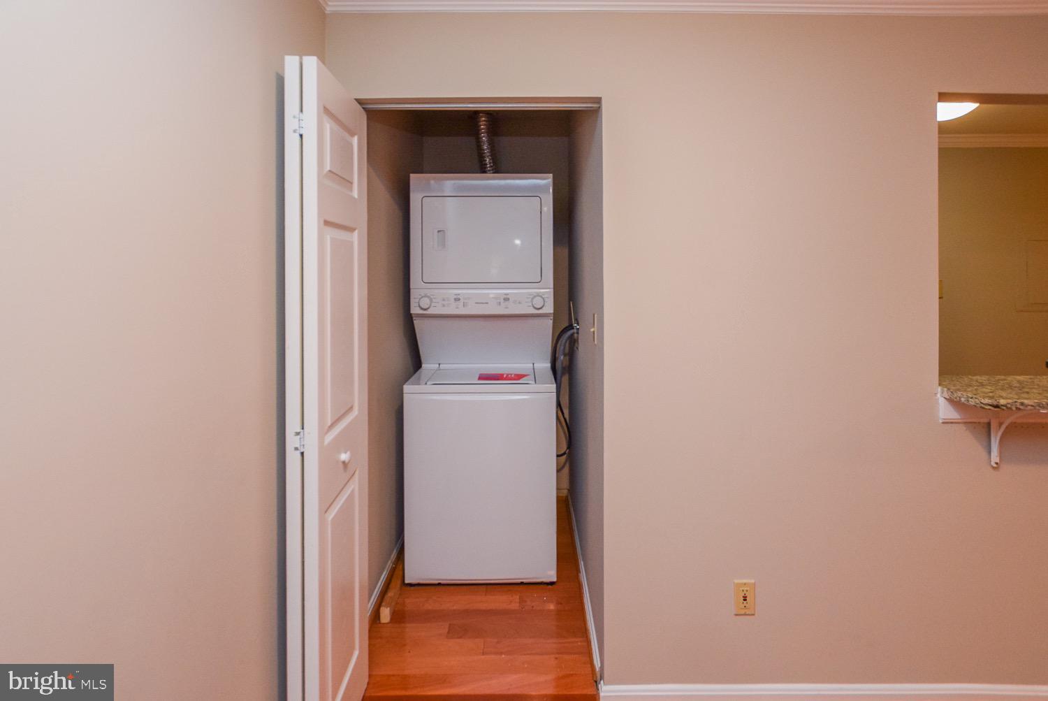 APPLEGATE CONDO - Residential