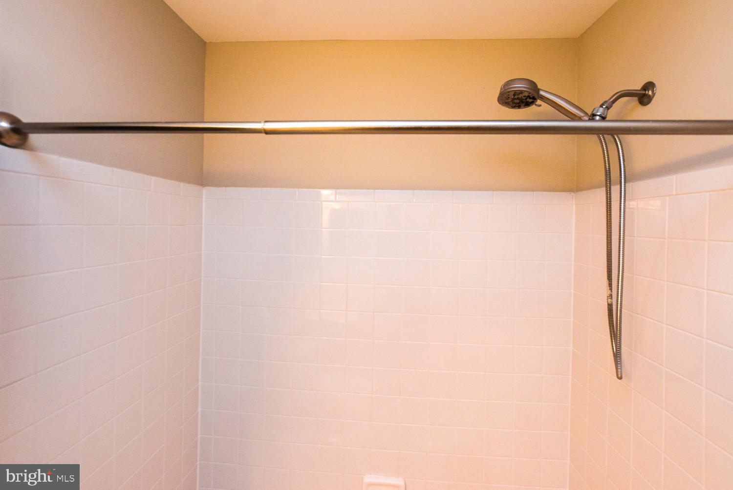 APPLEGATE CONDO - Residential