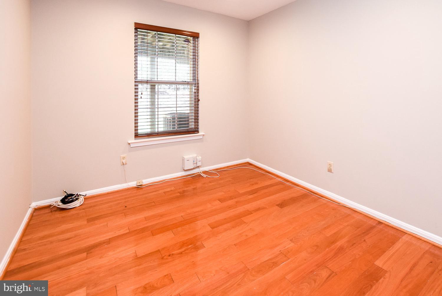 APPLEGATE CONDO - Residential