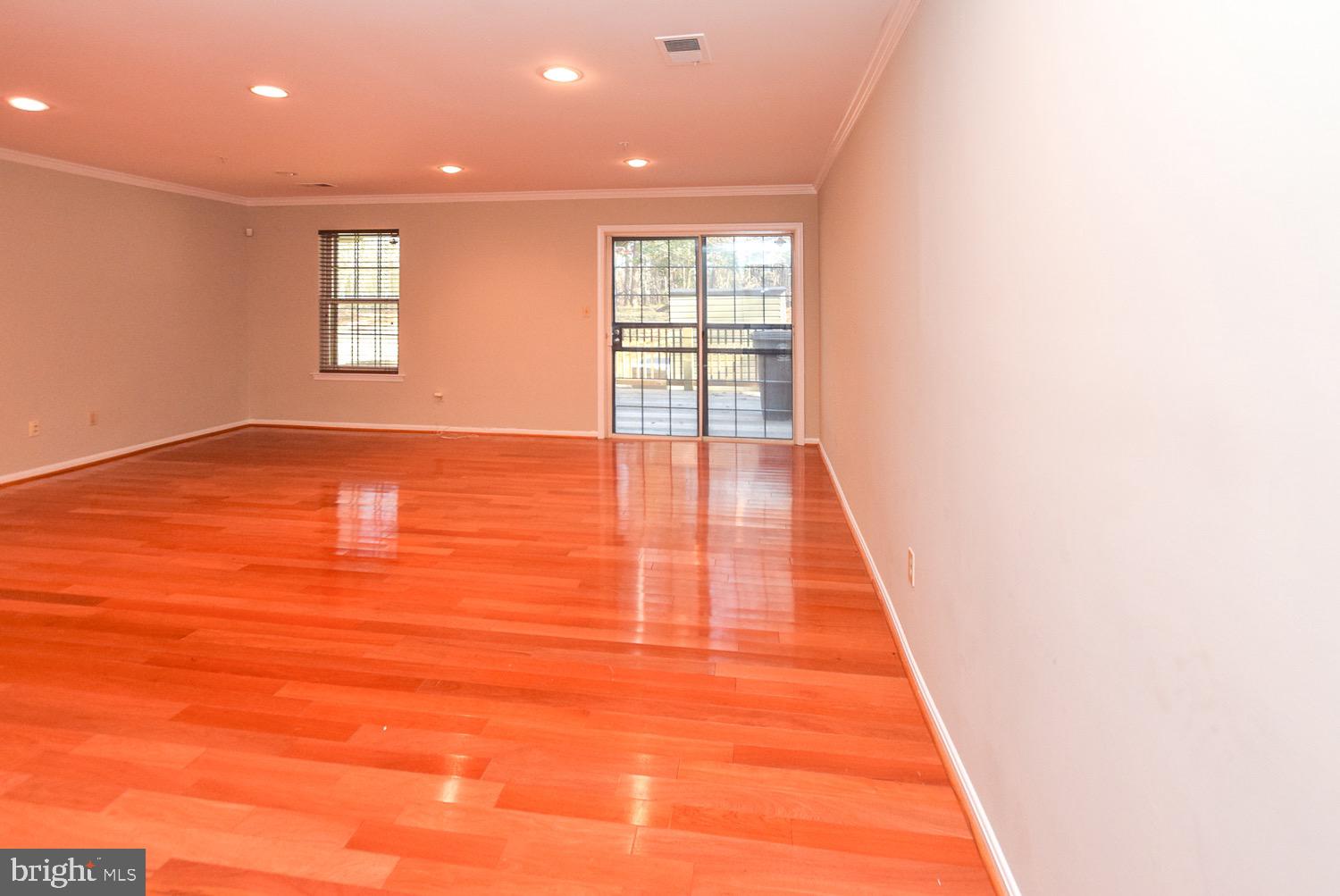 APPLEGATE CONDO - Residential