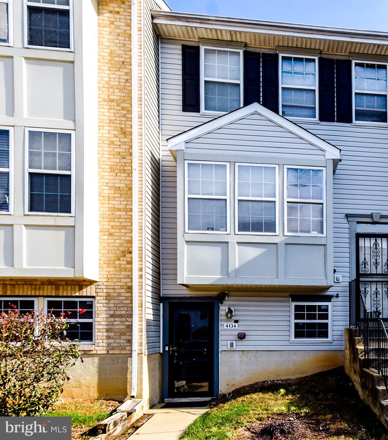 APPLEGATE CONDO - Residential