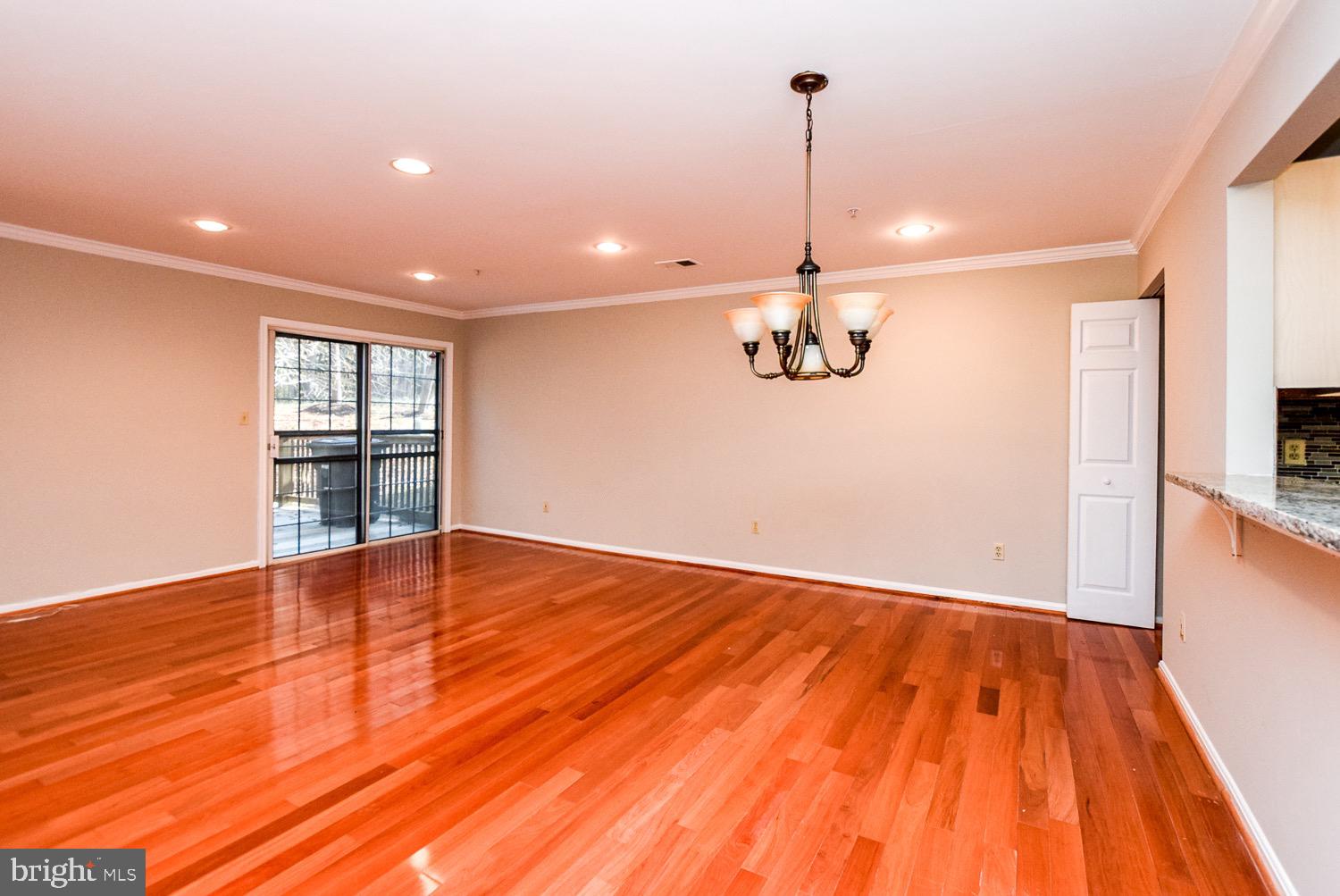 APPLEGATE CONDO - Residential