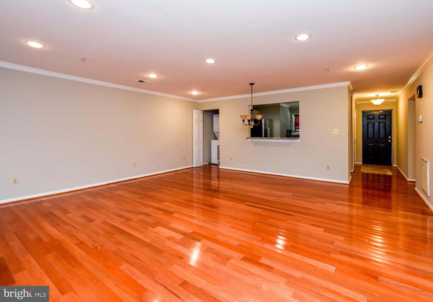 APPLEGATE CONDO - Residential