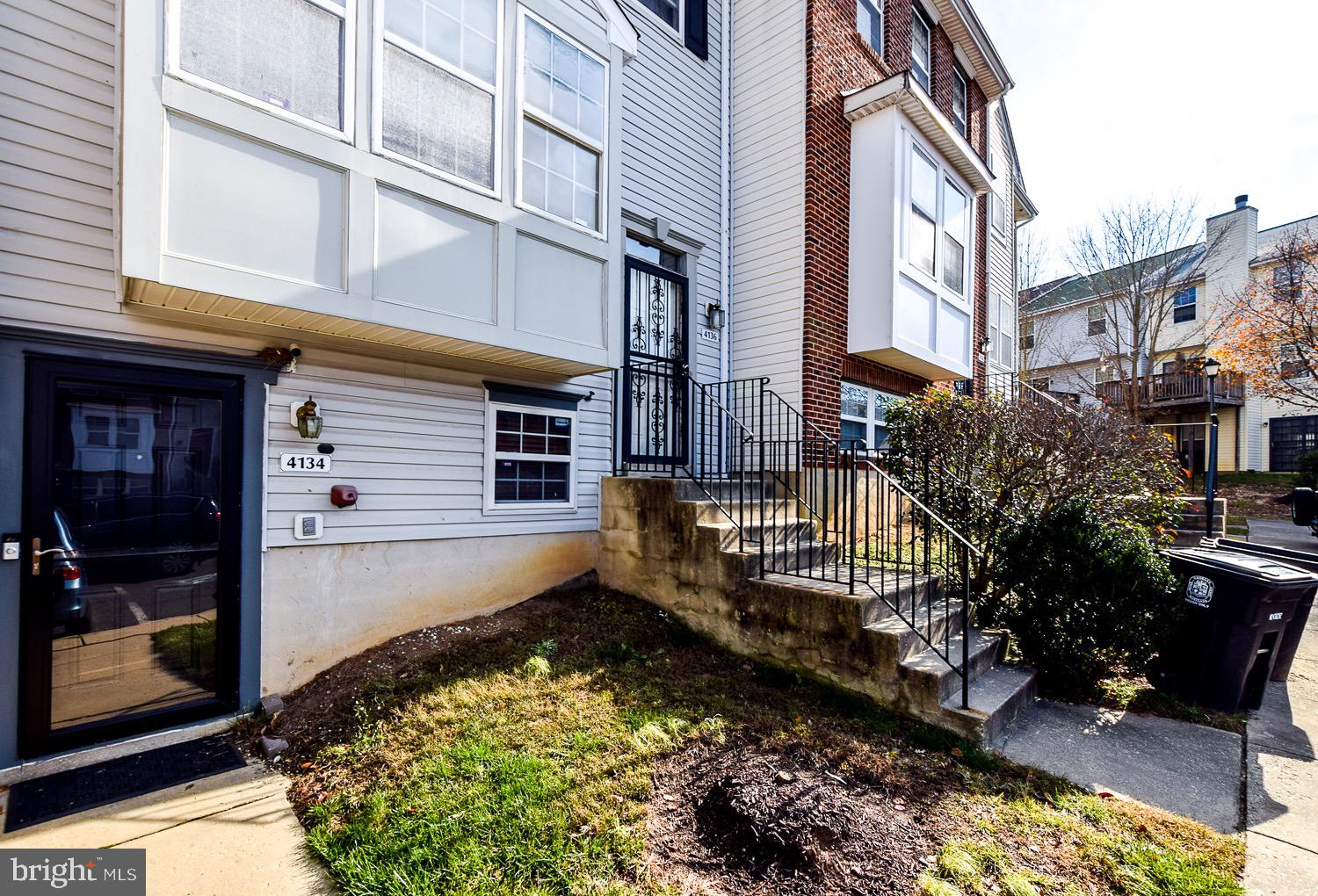 APPLEGATE CONDO - Residential