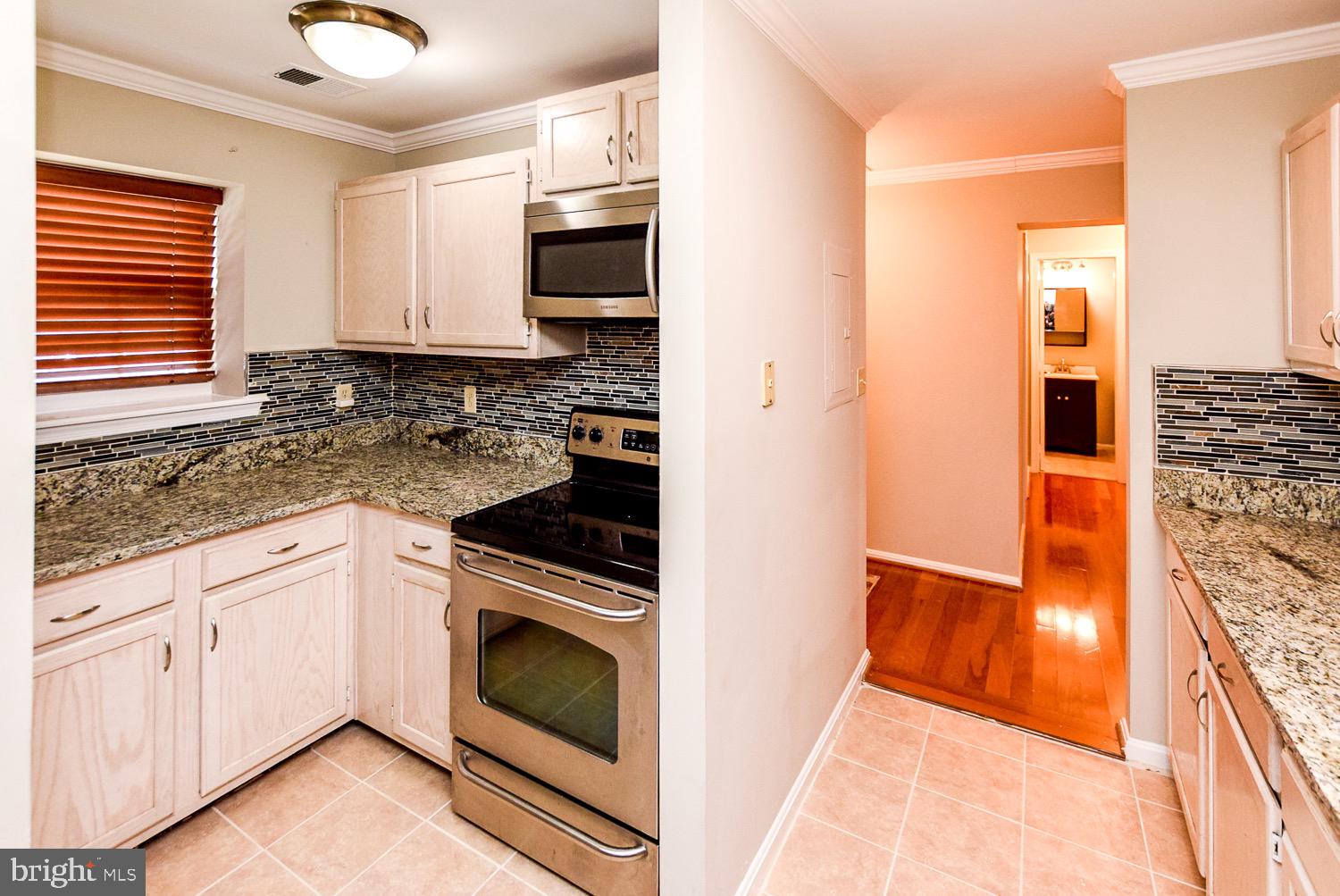 APPLEGATE CONDO - Residential