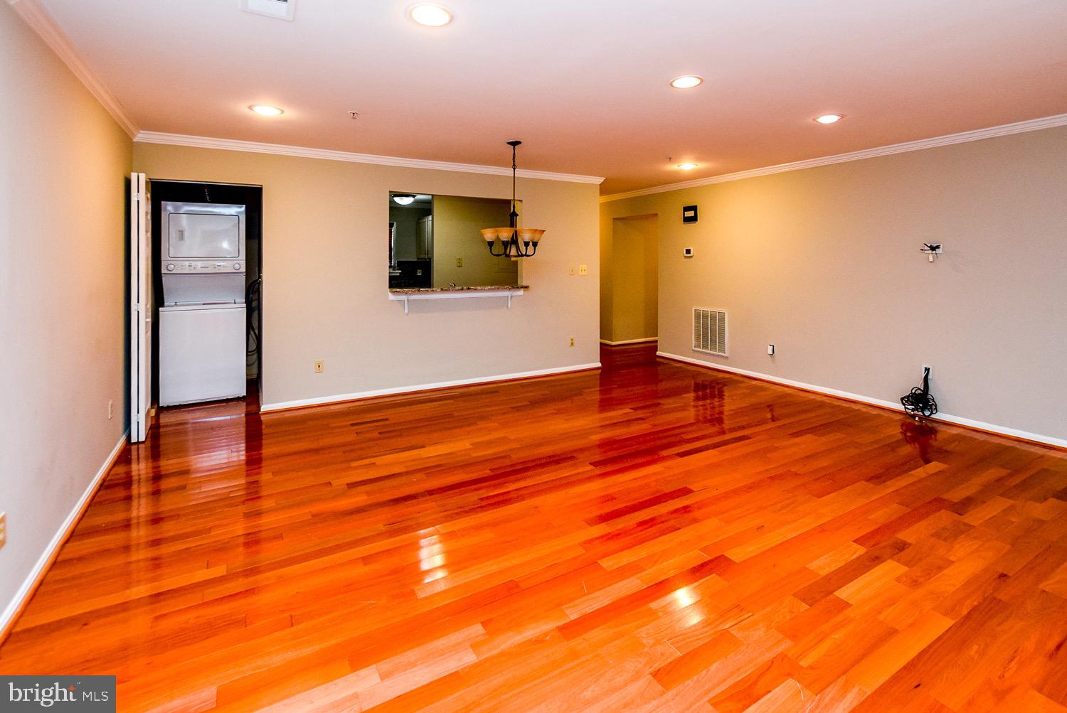 APPLEGATE CONDO - Residential