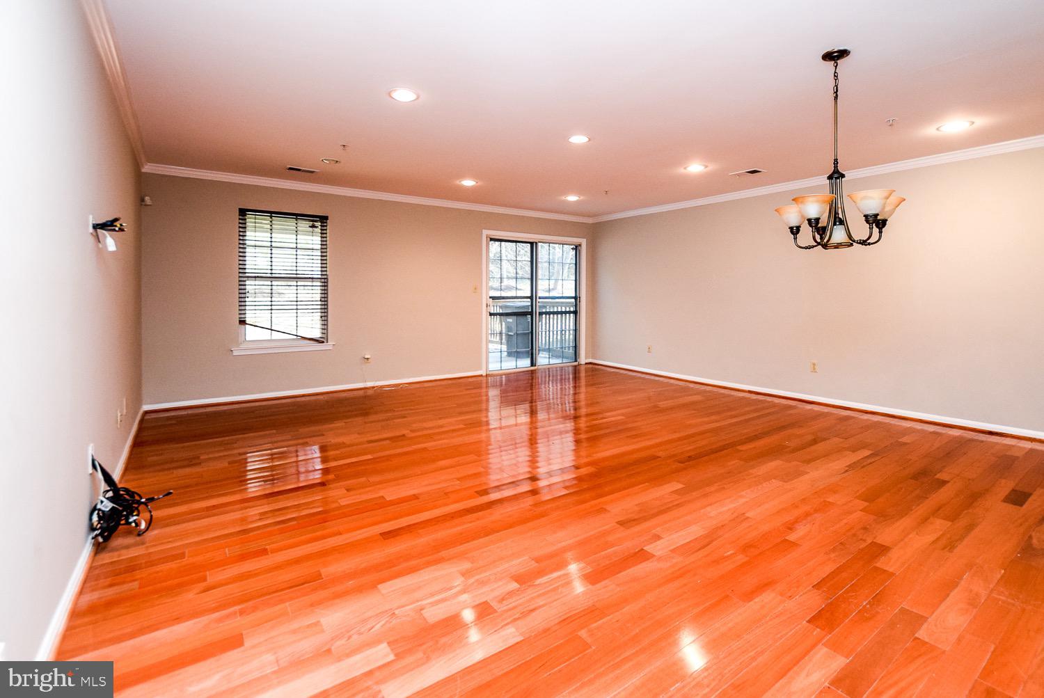 APPLEGATE CONDO - Residential