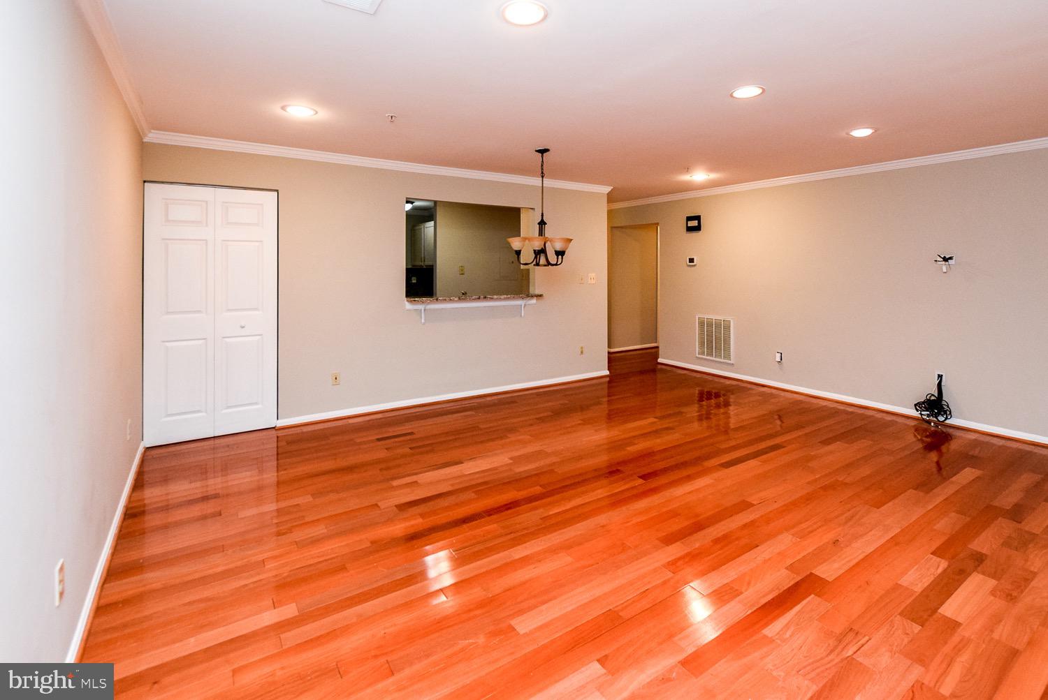 APPLEGATE CONDO - Residential