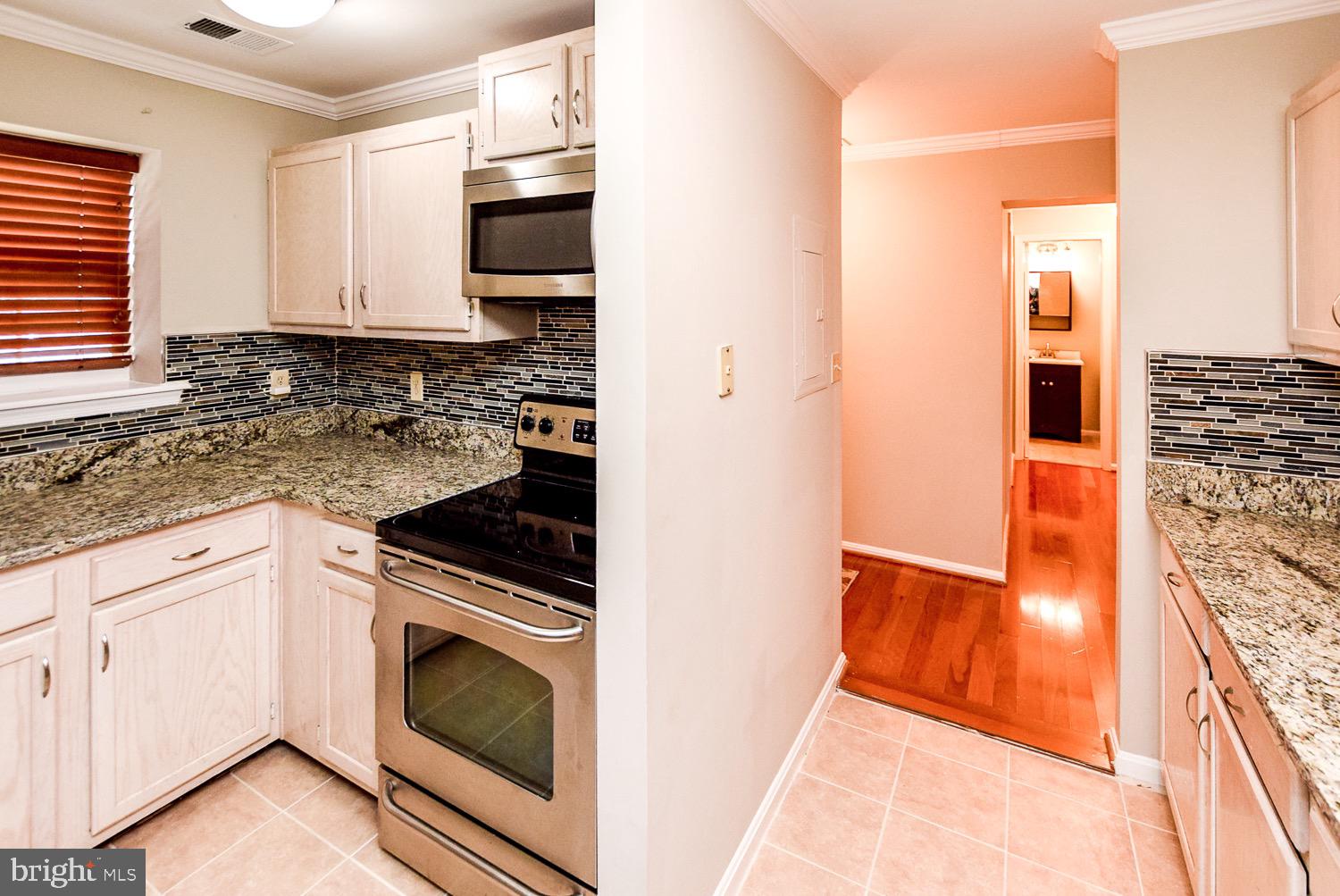 APPLEGATE CONDO - Residential