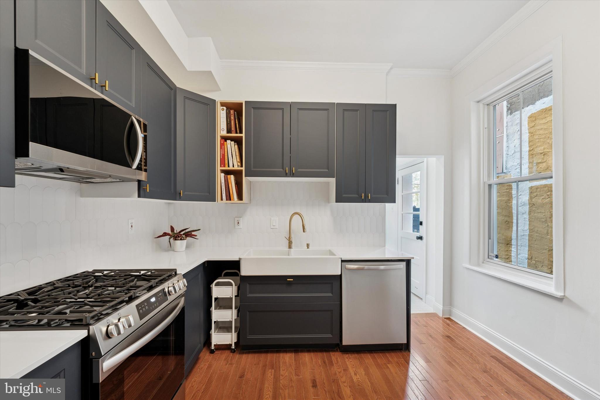 EAST KENSINGTON - Residential