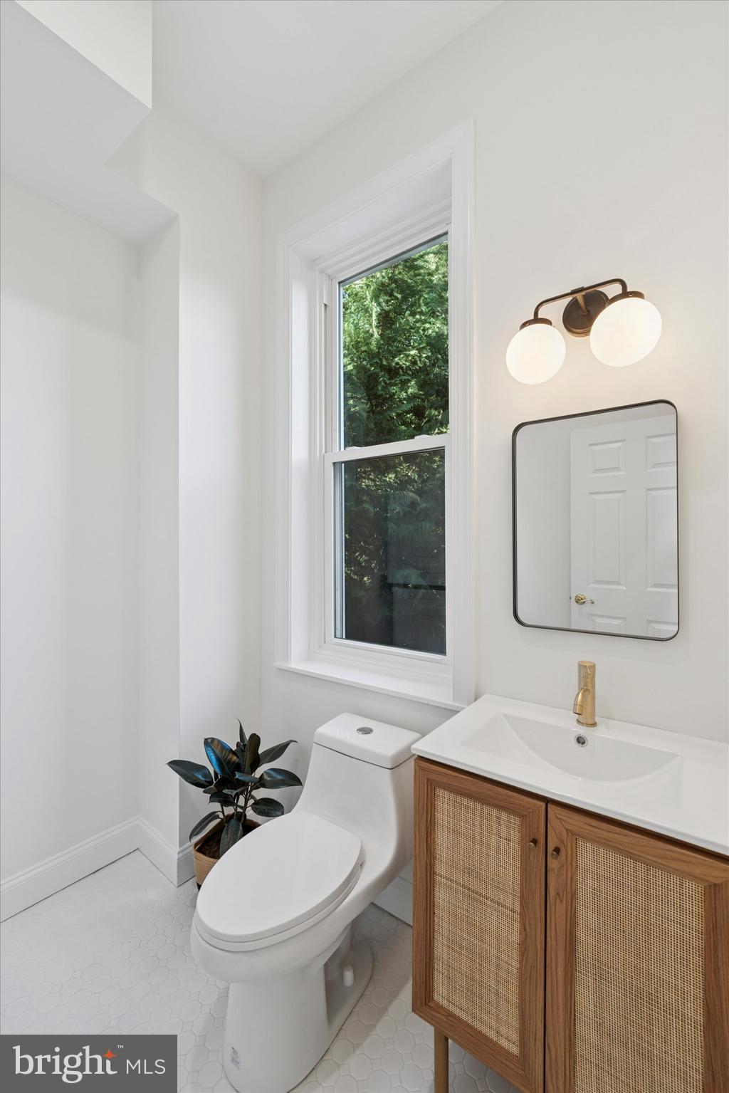 EAST KENSINGTON - Residential