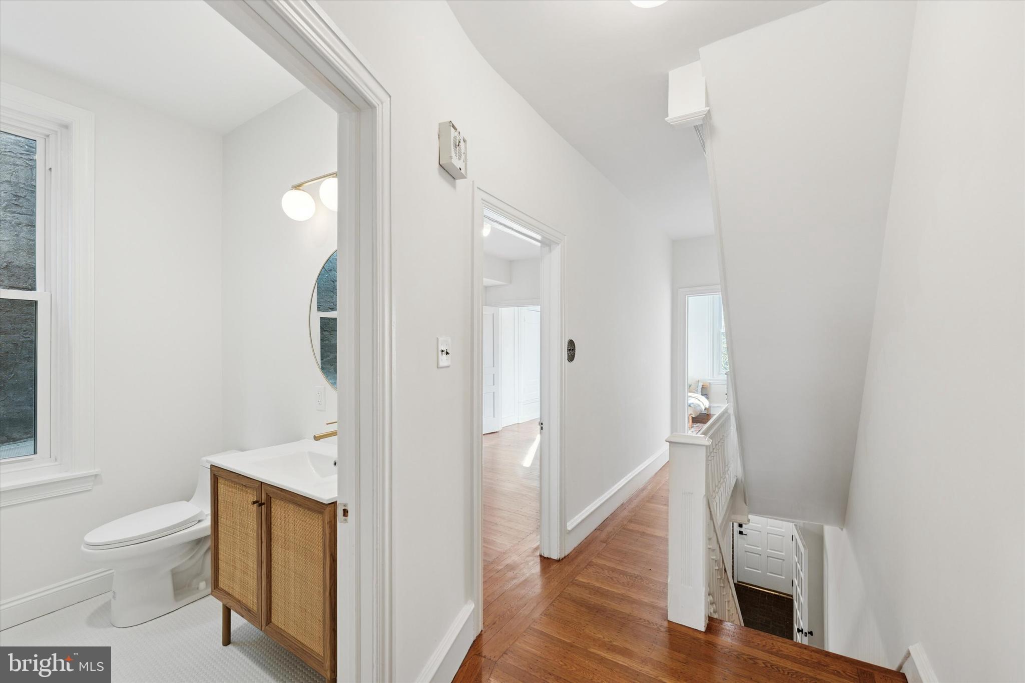 EAST KENSINGTON - Residential