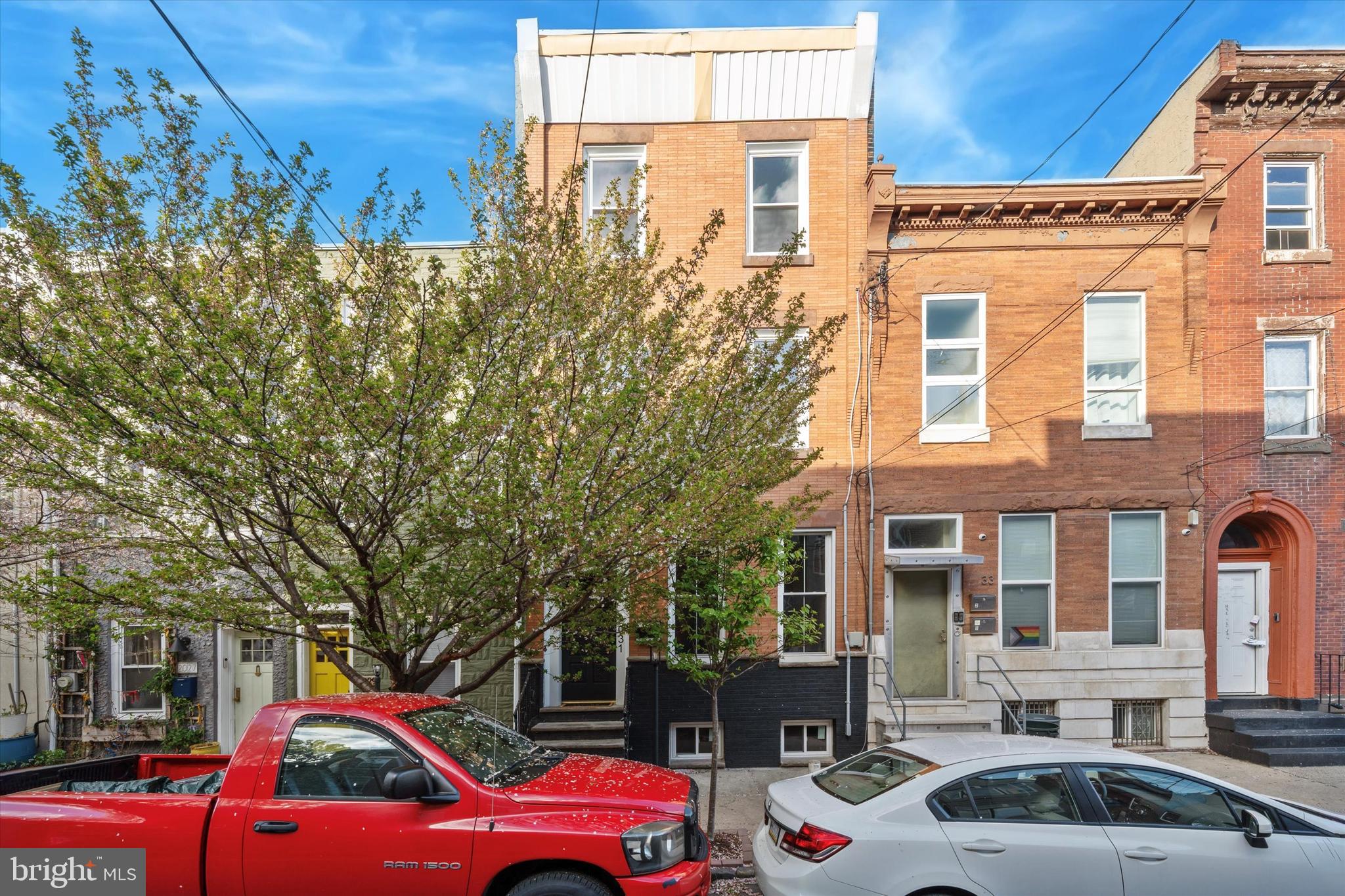 EAST KENSINGTON - Residential