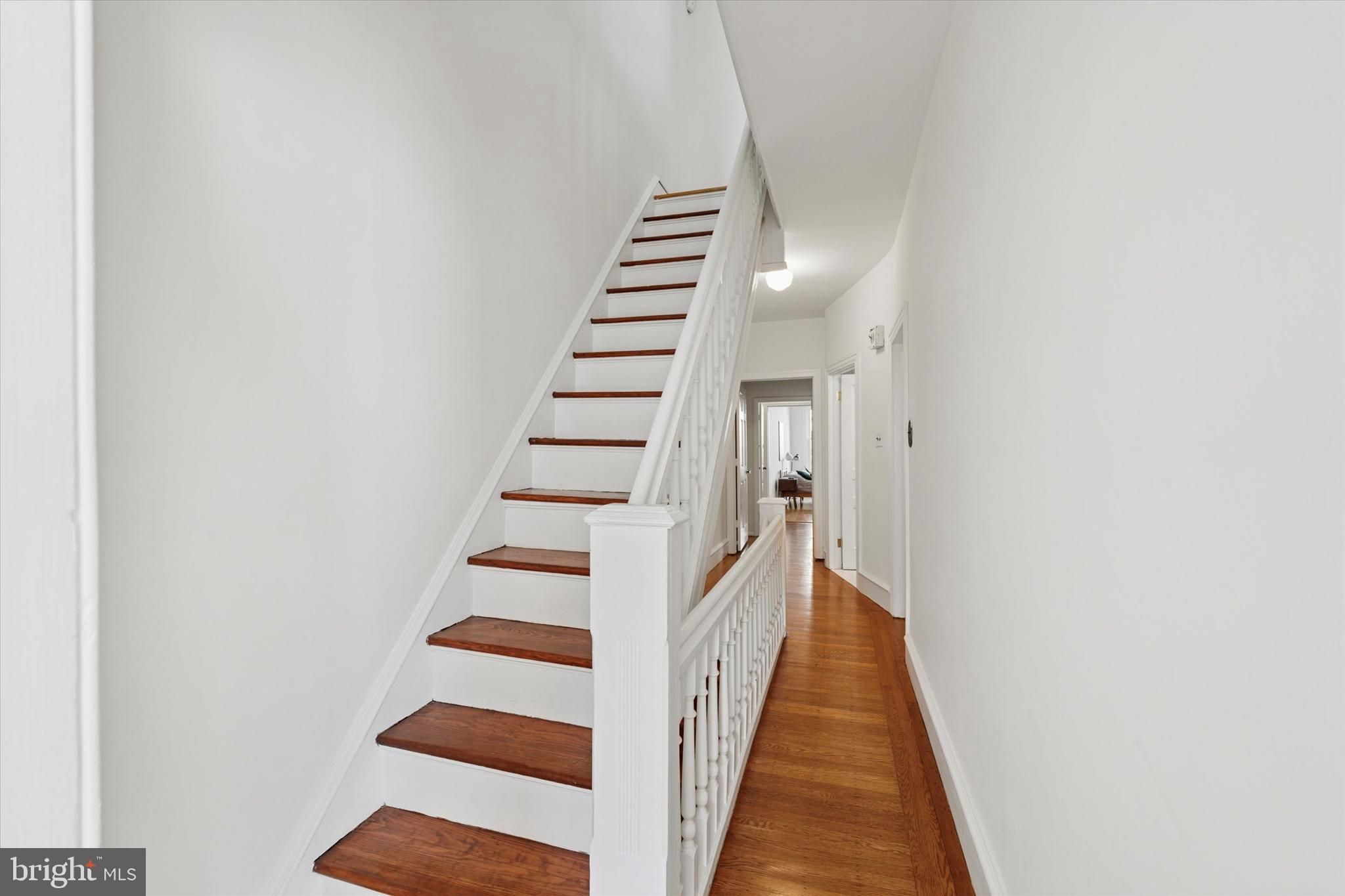 EAST KENSINGTON - Residential