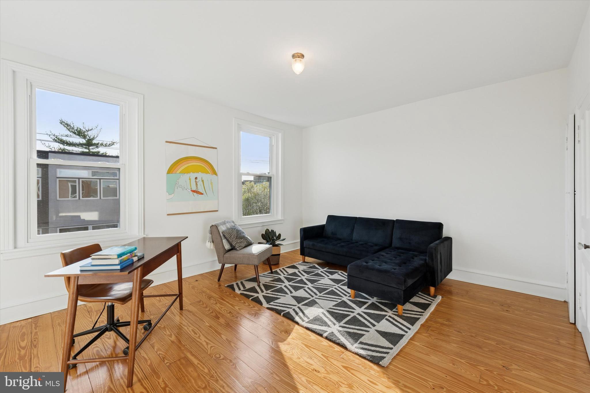 EAST KENSINGTON - Residential