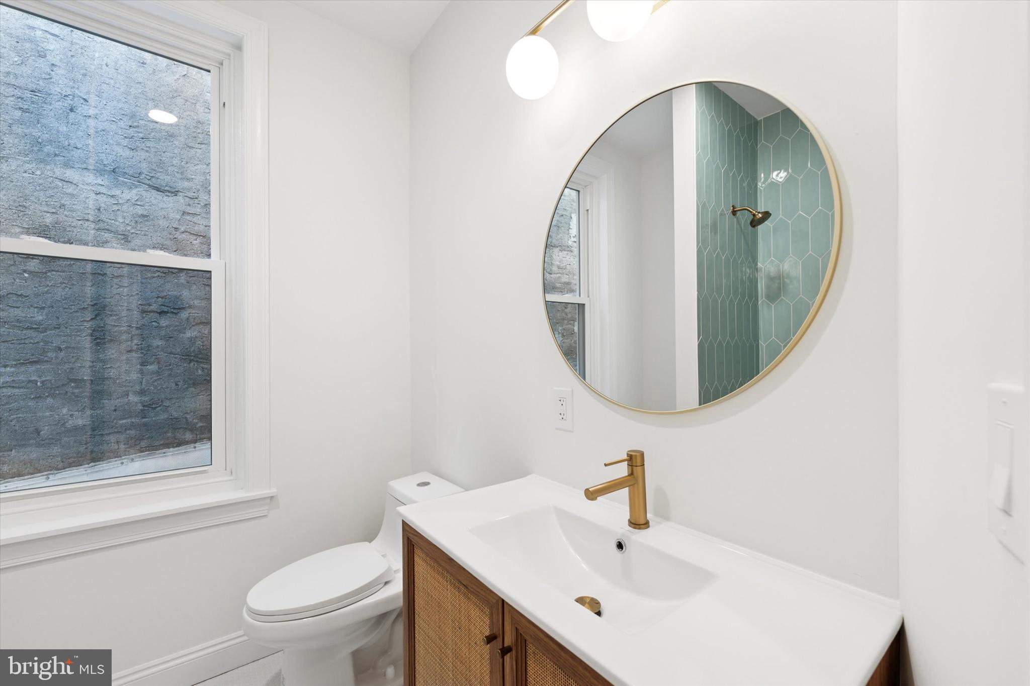 EAST KENSINGTON - Residential