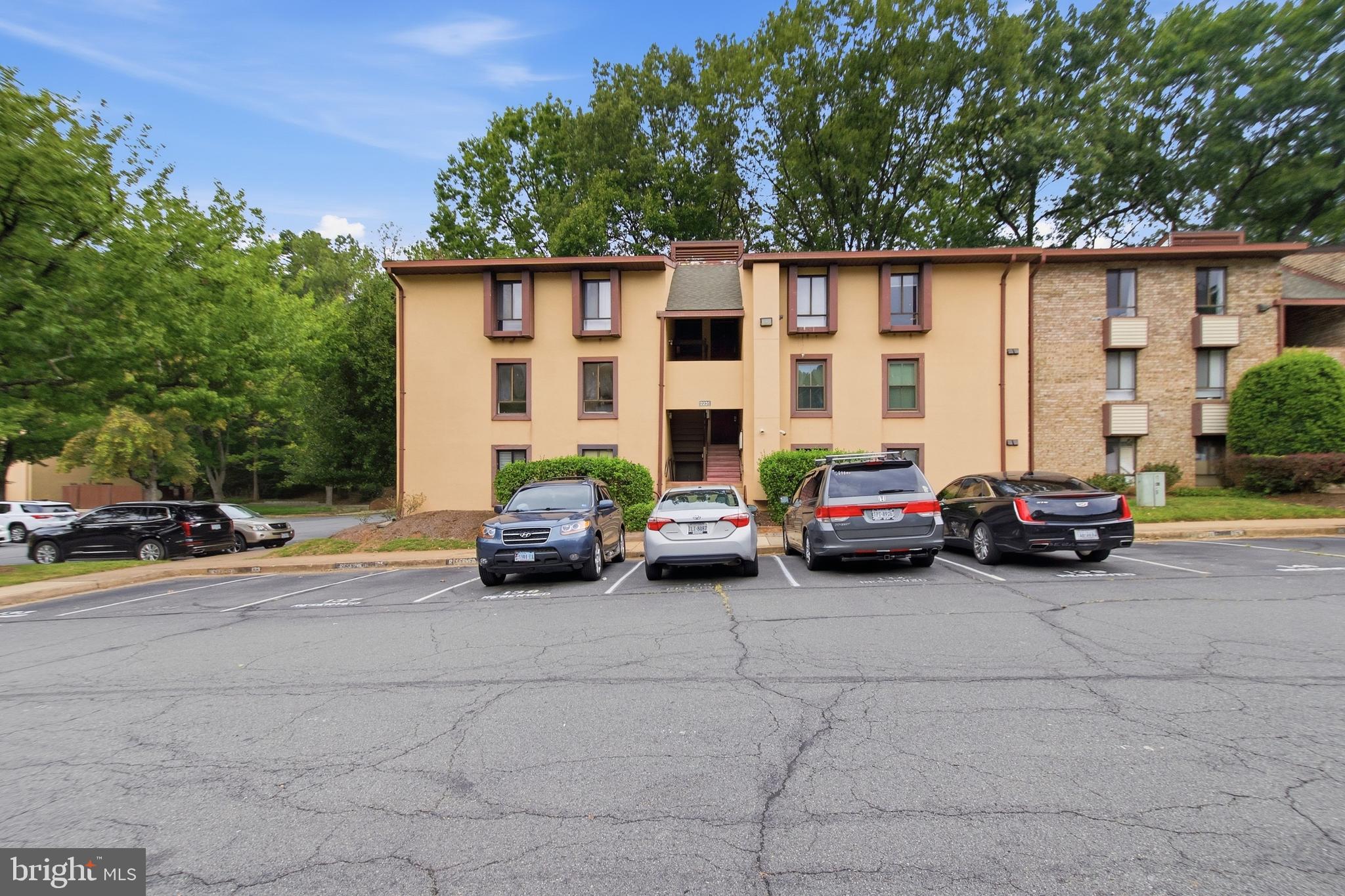 2231 CASTLE ROCK SQUARE 11C
