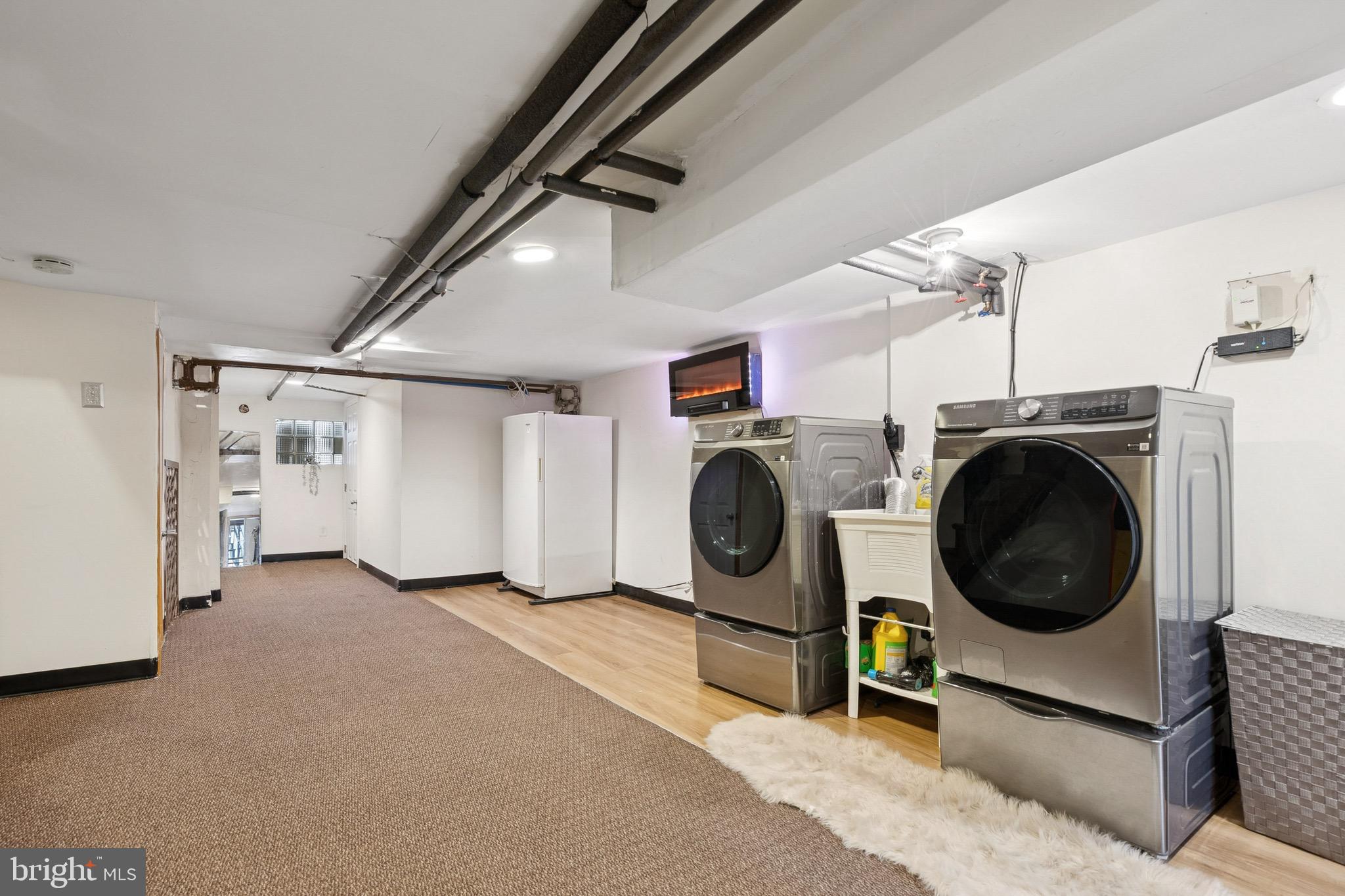 WEST OAK LANE - Residential