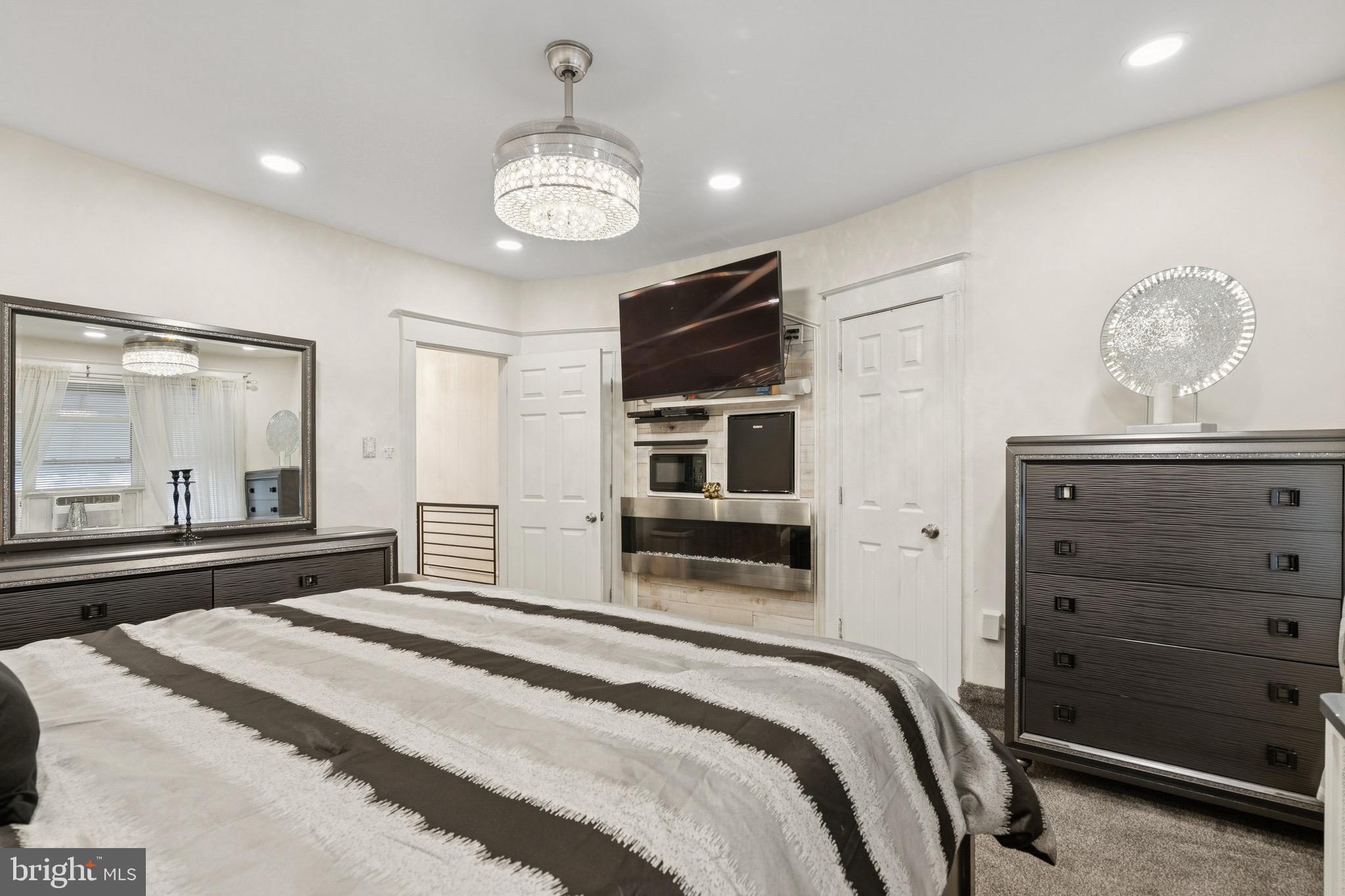 WEST OAK LANE - Residential